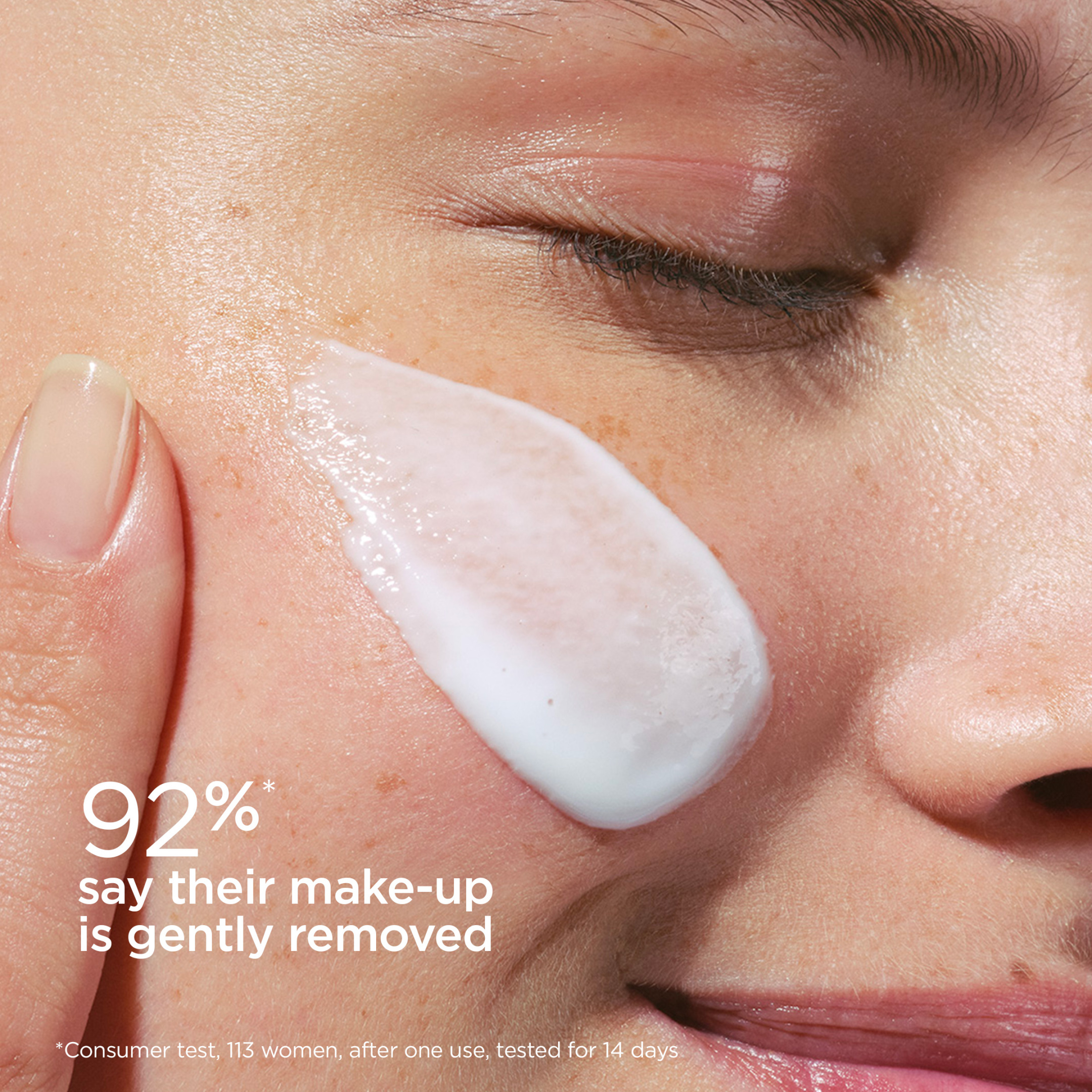 VELVET CLEANSING MILK CREAMY TEXTURE 4