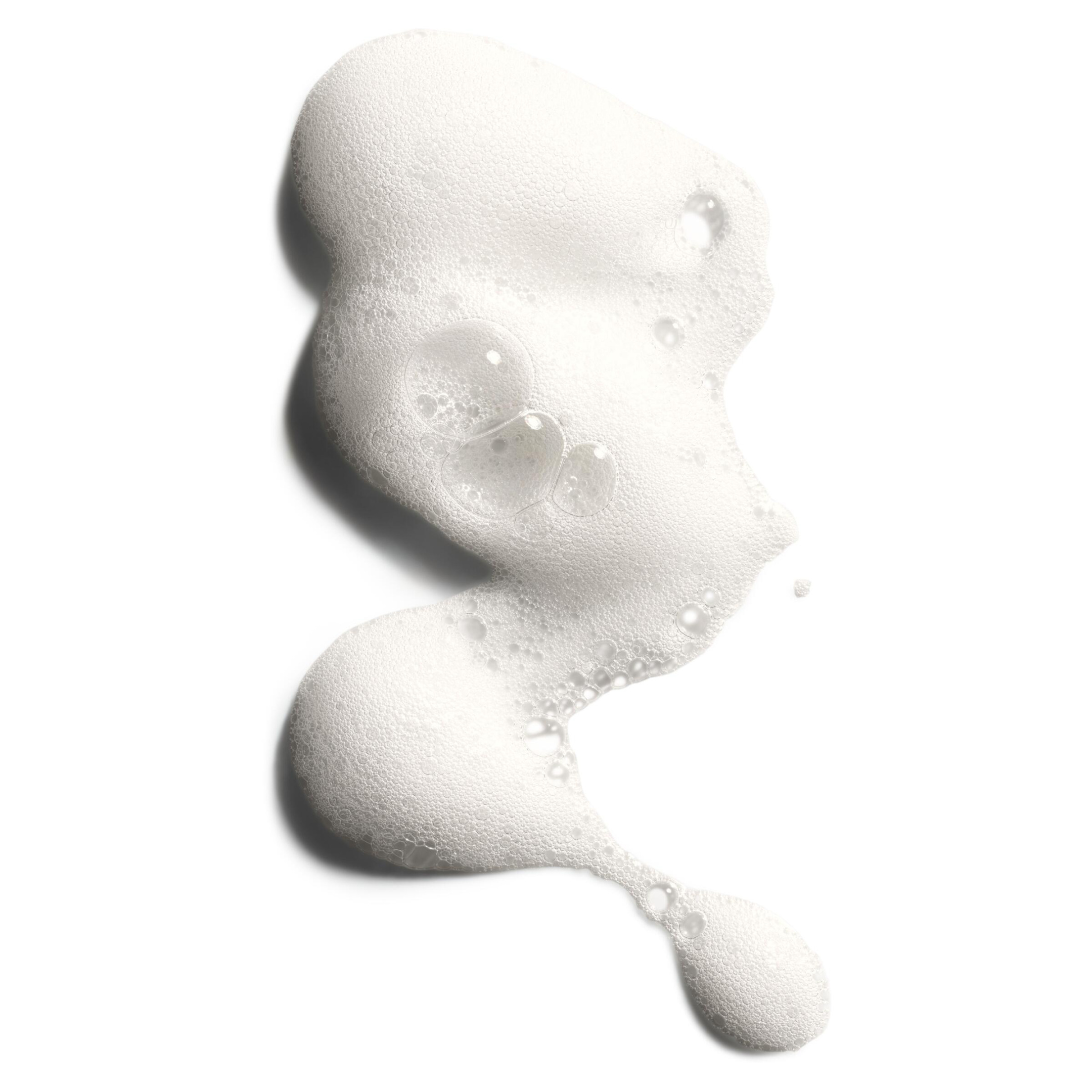 GENTLE RENEWING CLEANSING MOUSSE FOAMING TEXTURE 1