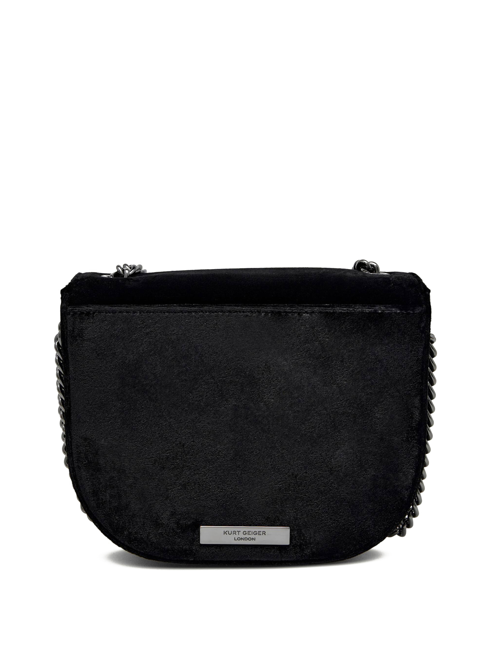 ΓΥΝΑΙΚΕΙΑ ΤΣΑΝΤΑ ΩΜΟΥ  1