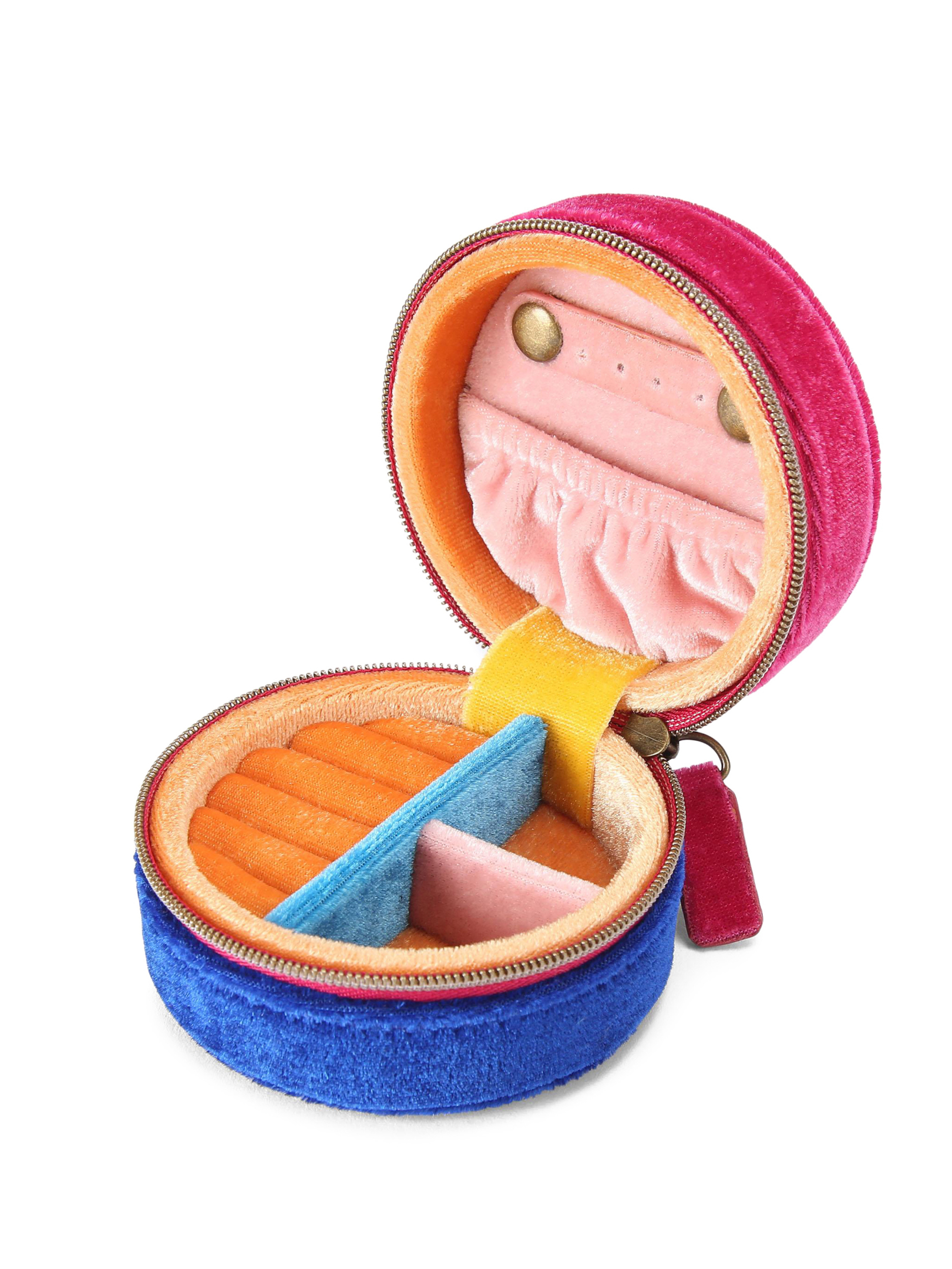 ΓΥΝΑΙΚΕΙΟ ΝΕΣΕΣΕΡ ΚΟΣΜΗΜΑΤΩΝ  1