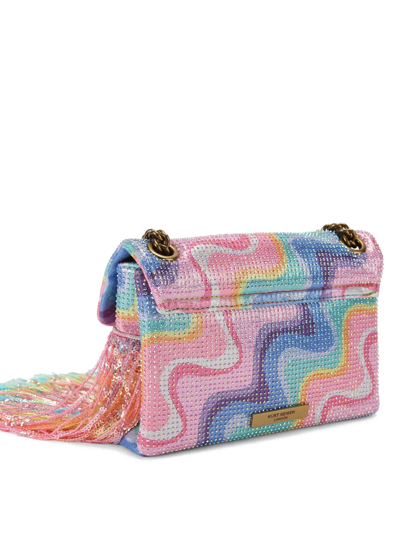 ΓΥΝΑΙΚΕΙΑ ΤΣΑΝΤΑ ΩΜΟΥ  1