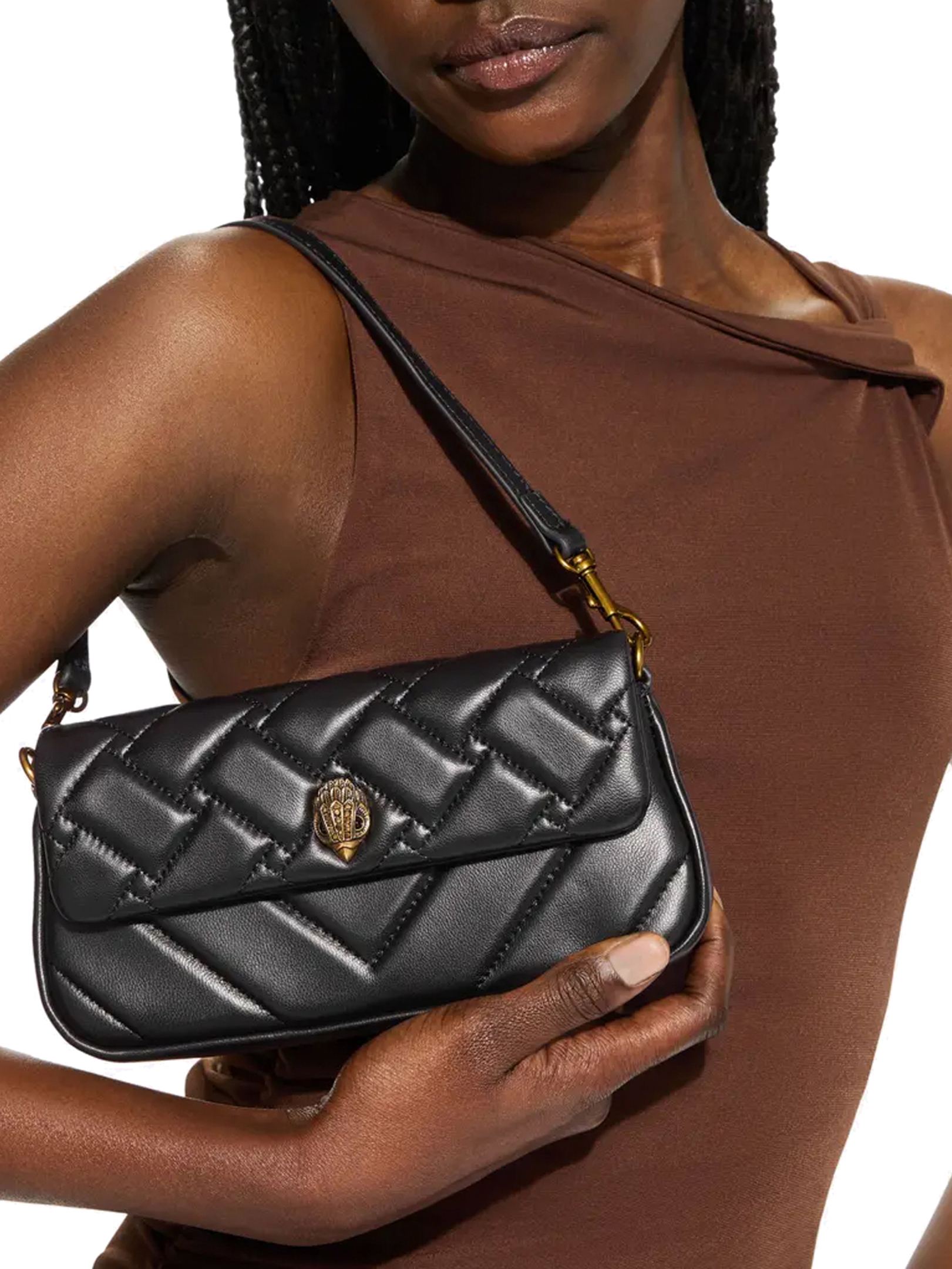 ΓΥΝΑΙΚΕΙΑ ΤΣΑΝΤΑ ΩΜΟΥ  2