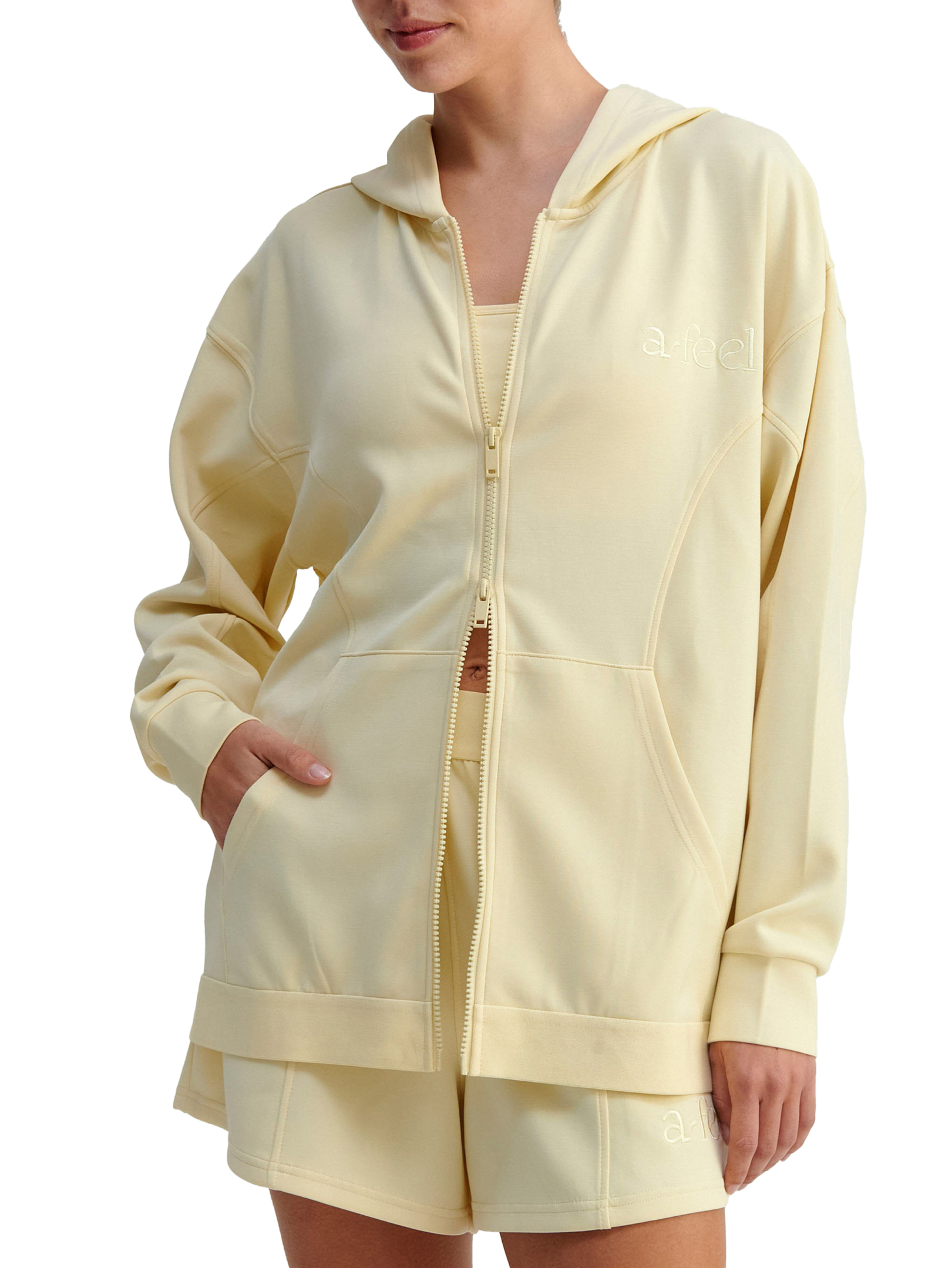 ΓΥΝΑΙΚΕΙΑ ΖΑΚΕΤΑ 1