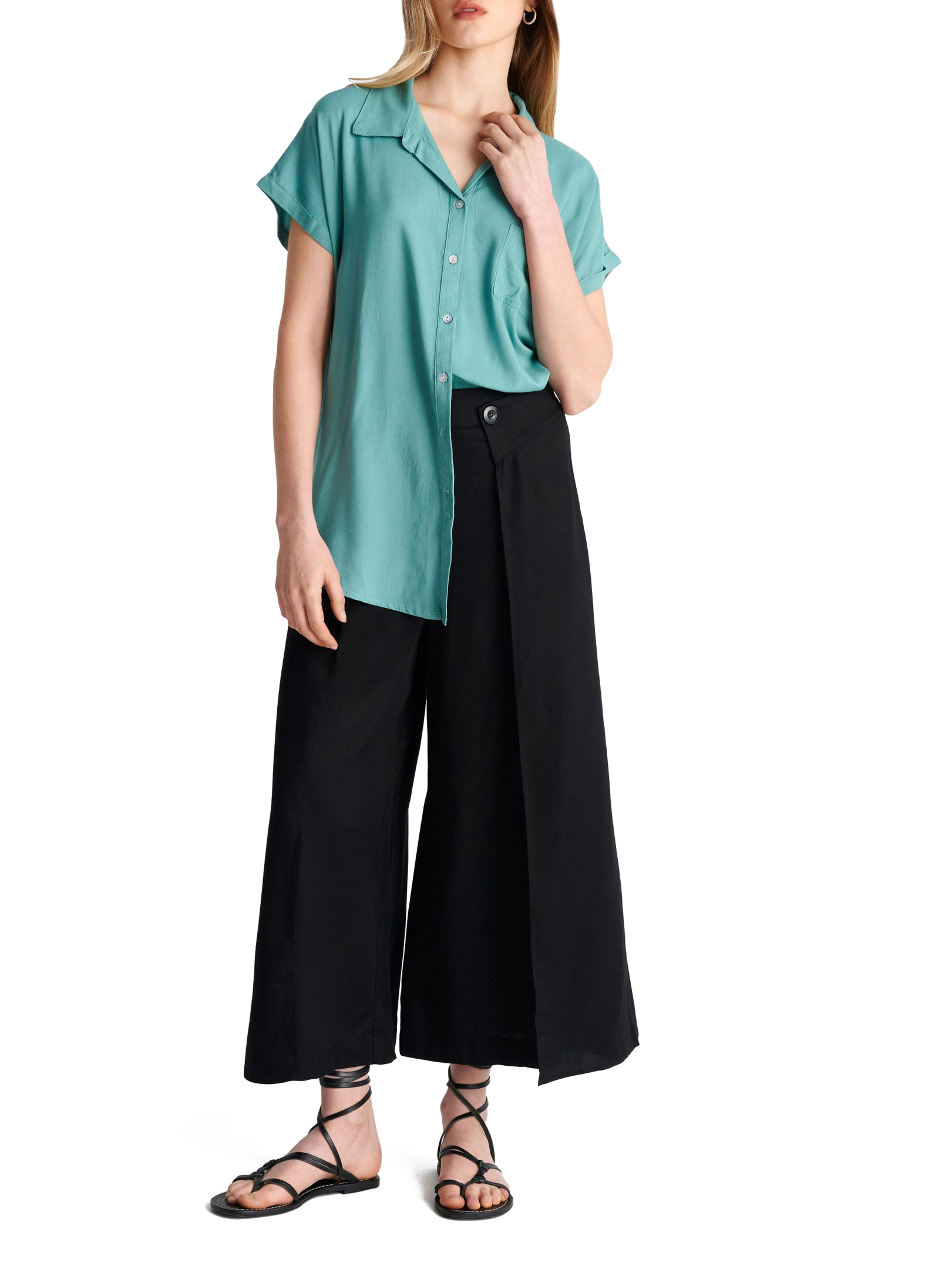 ΓΥΝΑΙΚΕΙΟ ΠΟΥΚΑΜΙΣΟ  1