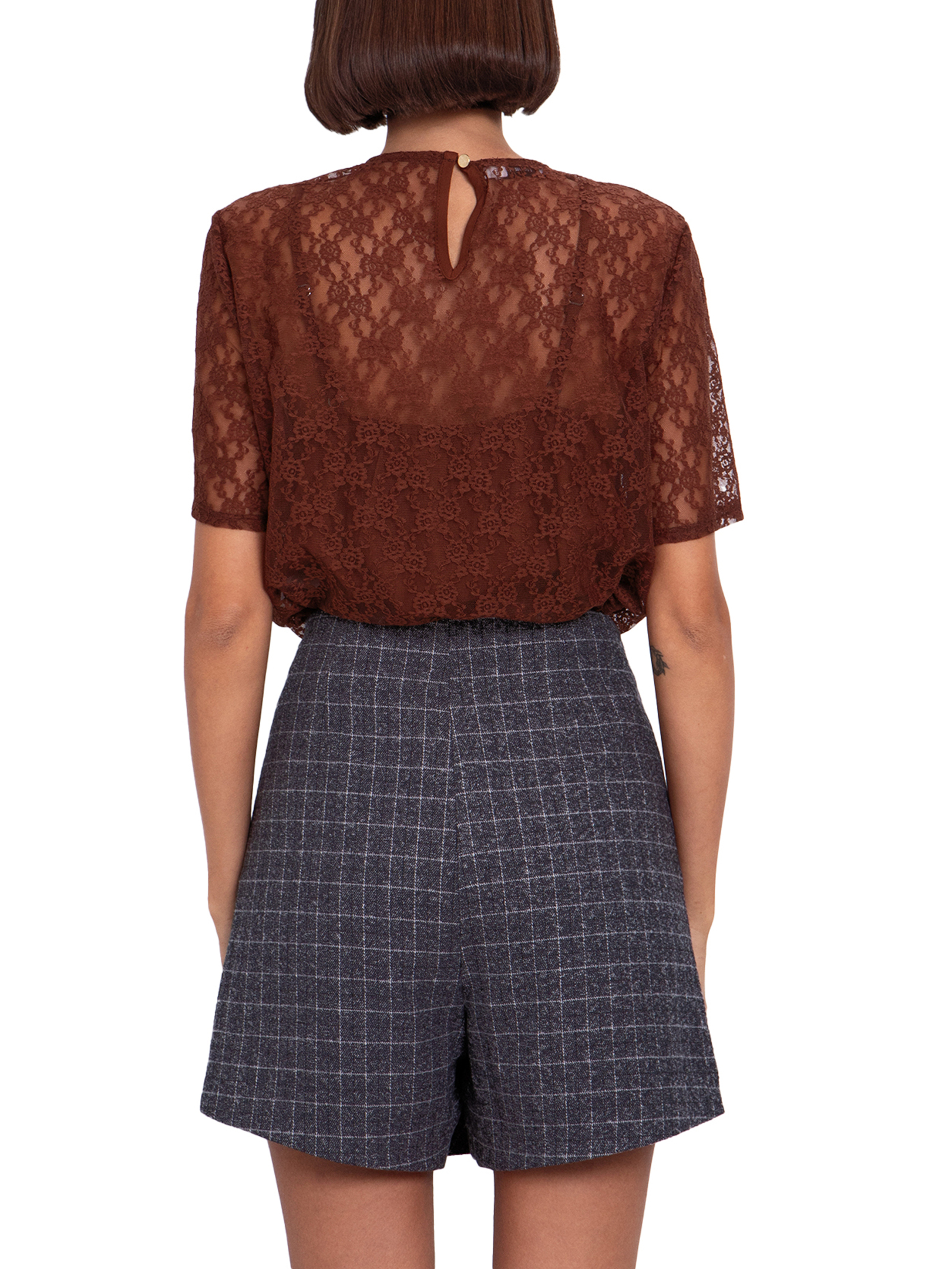 ΓΥΝΑΙΚΕΙΟ ΚΟΝΤΟΜΑΝΙΚΟ ΤΟΠ ΜΕ ΔΑΝΤΕΛΑ 3