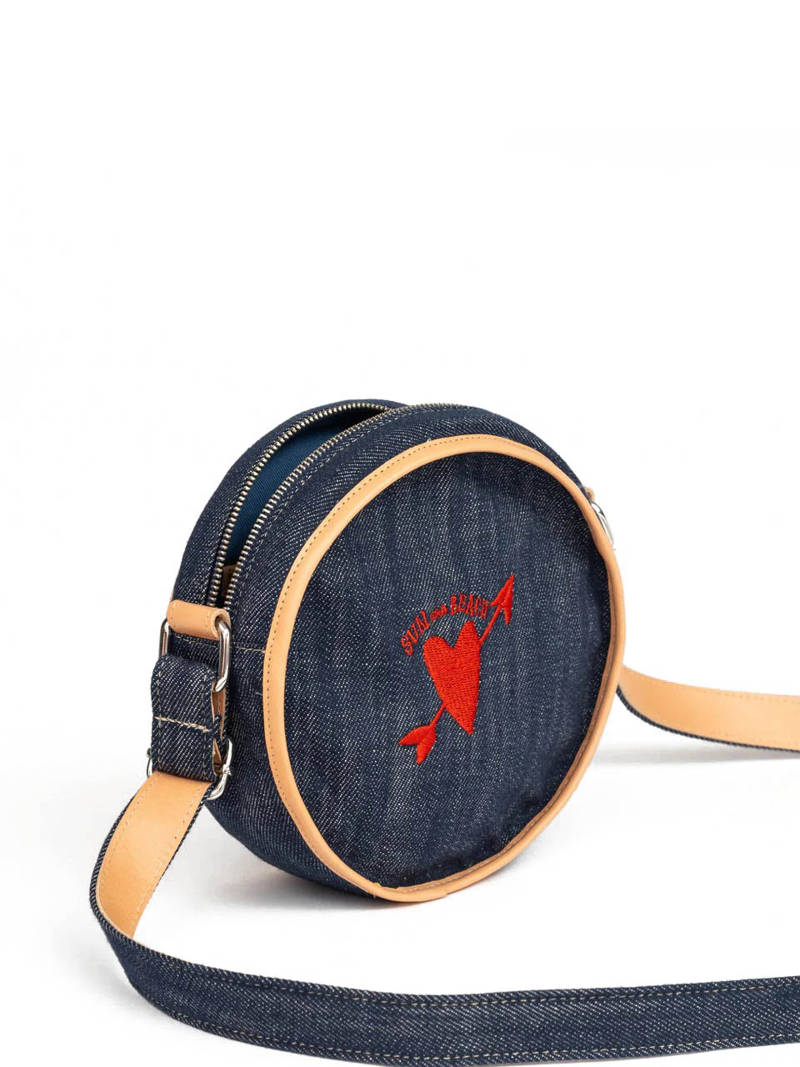 ΓΥΝΑΙΚΕΙΑ ΤΣΑΝΤΑ ΧΙΑΣΤΙ 1