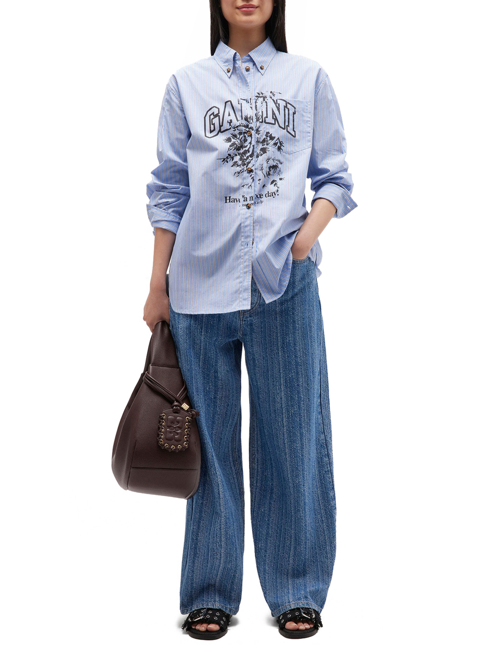 ΓΥΝΑΙΚΕΙΟ ΠΟΥΚΑΜΙΣΟ 1