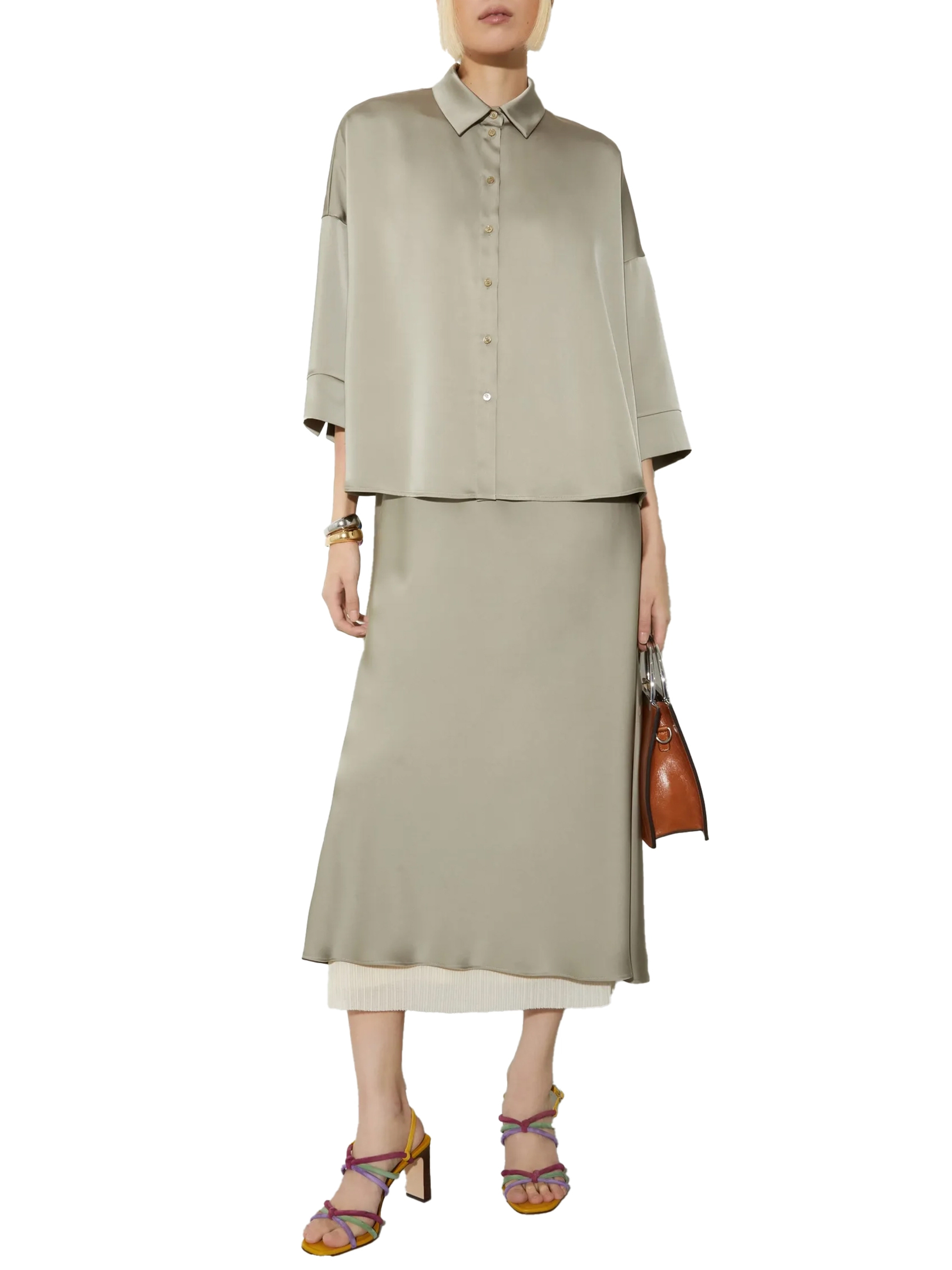 ΓΥΝΑΙΚΕΙΟ ΠΟΥΚΑΜΙΣΟ 1