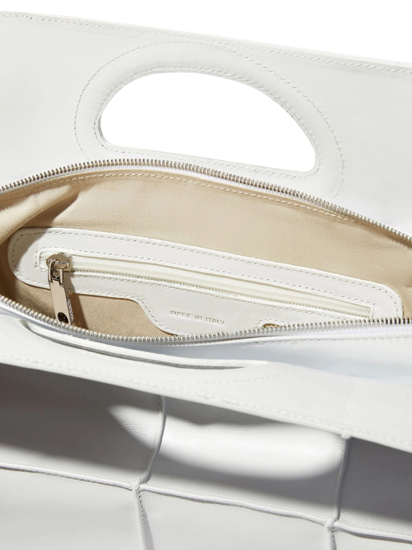 ΓΥΝΑΙΚΕΙΑ ΤΣΑΝΤΑ ΧΕΙΡΟΣ 2