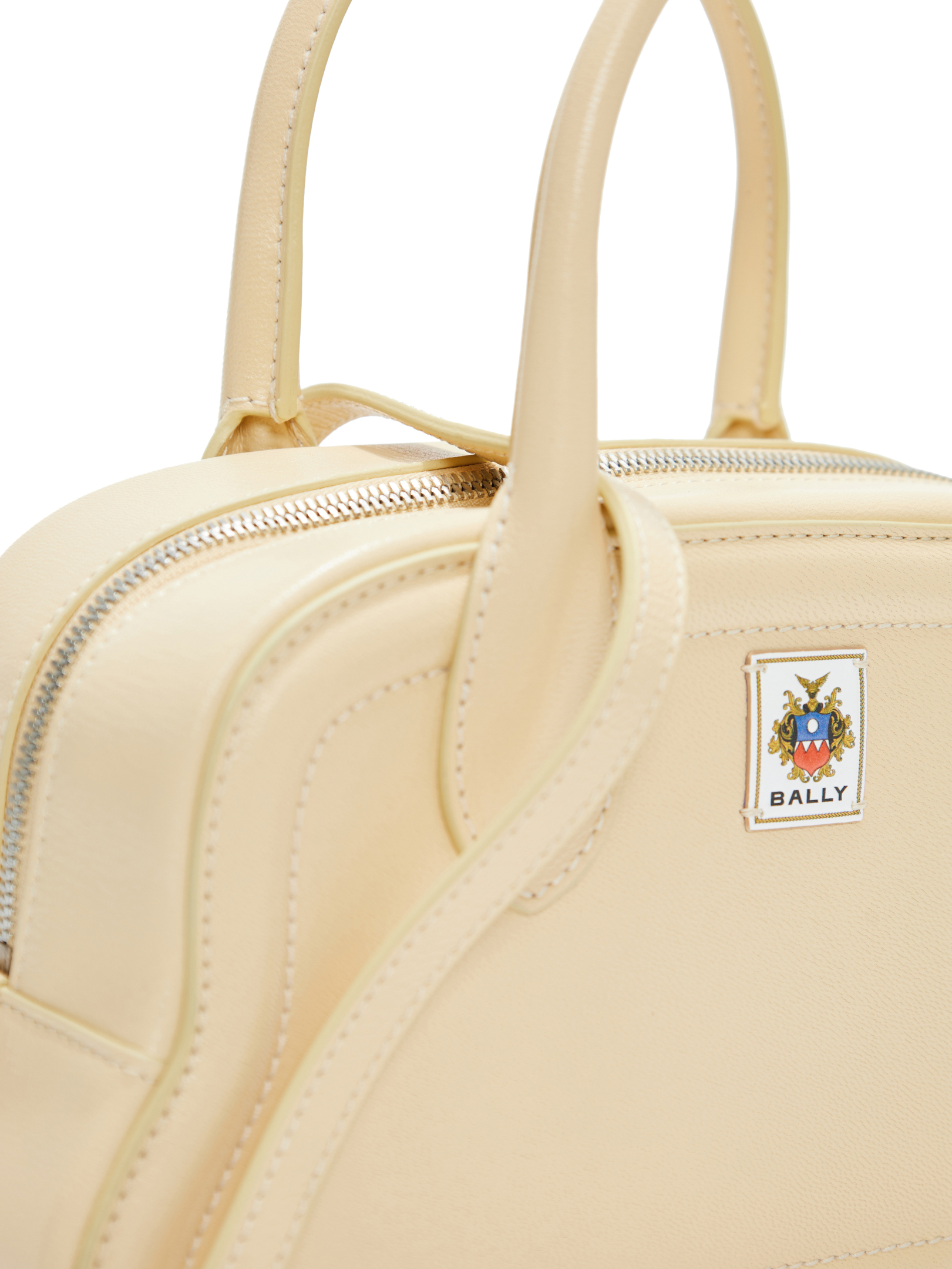 ΓΥΝΑΙΚΕΙΑ ΤΣΑΝΤΑ ΧΕΙΡΟΣ  3