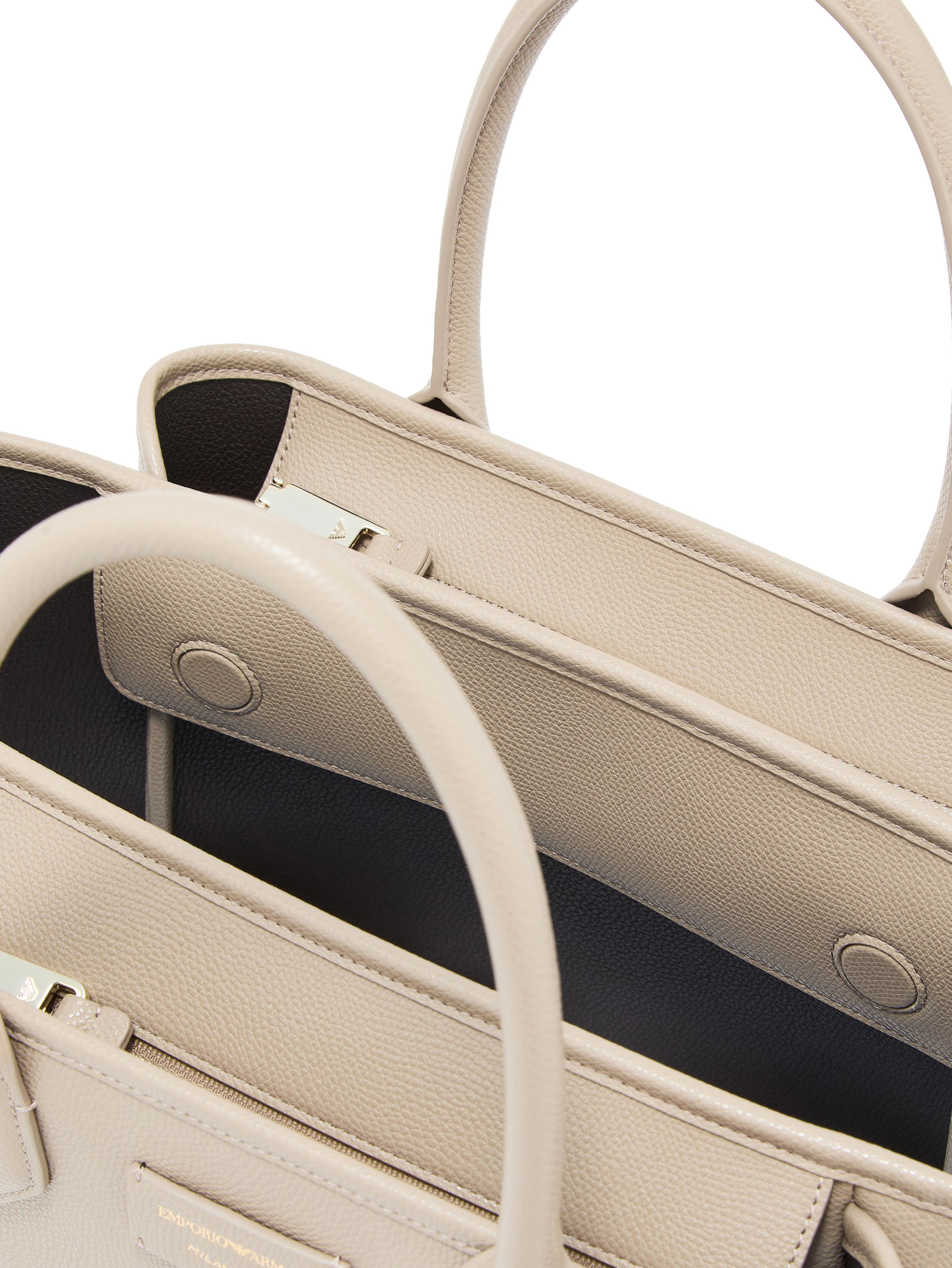 ΓΥΝΑΙΚΕΙΑ ΤΣΑΝΤΑ ΧΕΙΡΟΣ 4