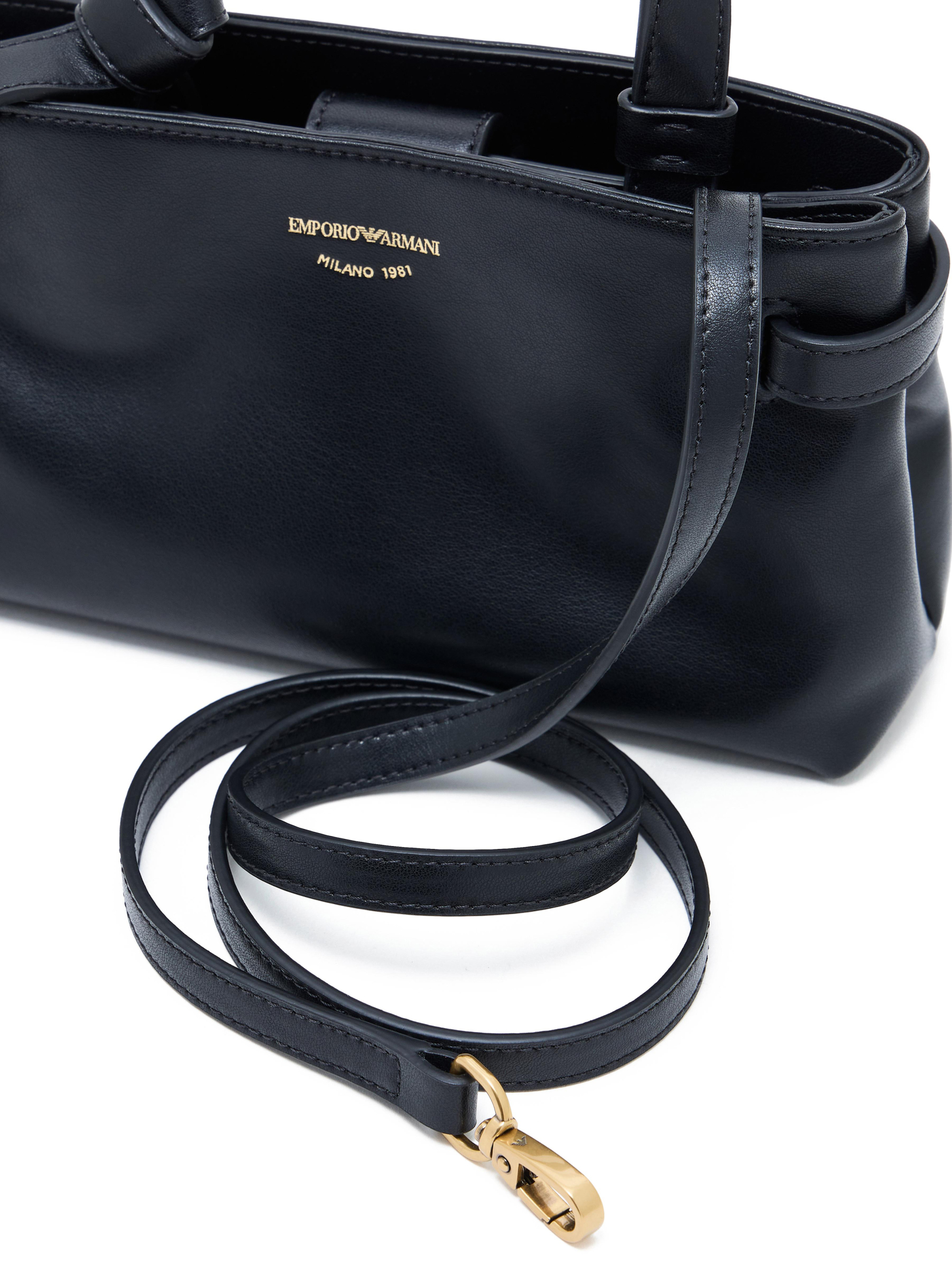 ΓΥΝΑΙΚΕΙΑ ΤΣΑΝΤΑ ΧΕΙΡΟΣ 3