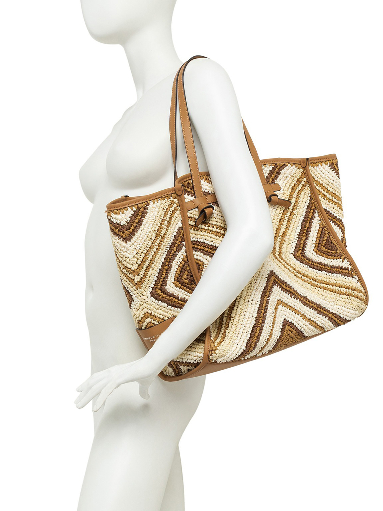 ΓΥΝΑΙΚΕΙΑ ΤΣΑΝΤΑ ΩΜΟΥ 4