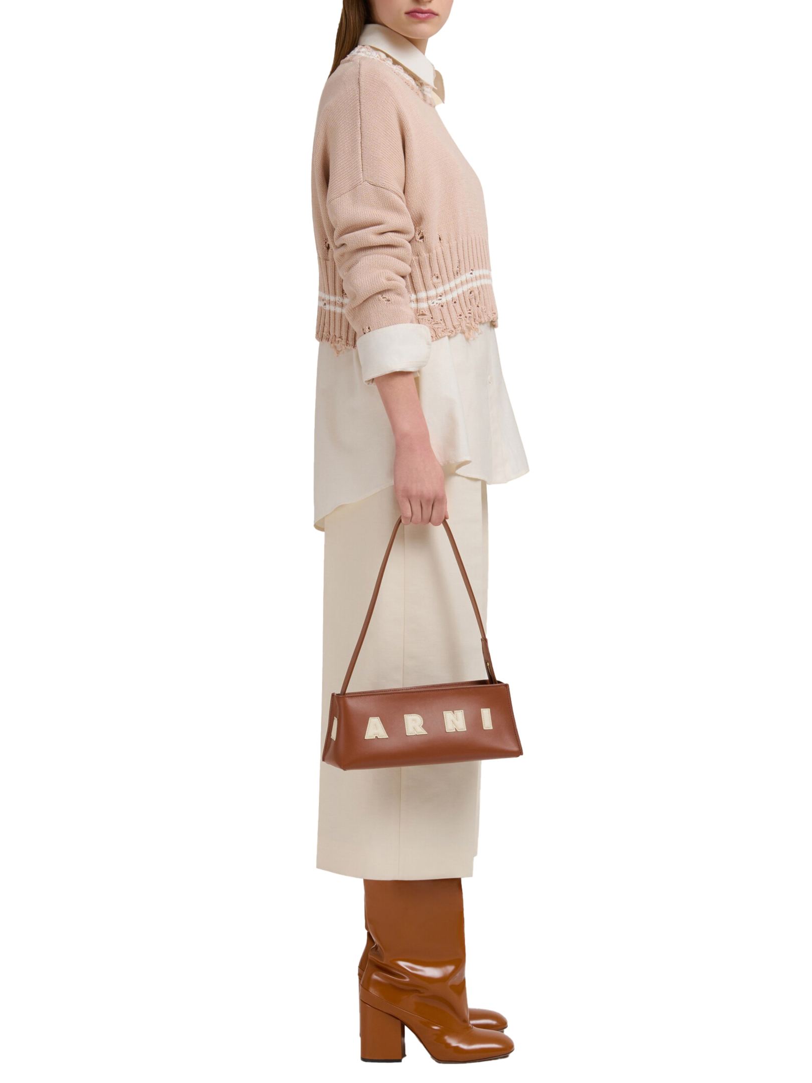 ΓΥΝΑΙΚΕΙΑ ΤΣΑΝΤΑ ΩΜΟΥ 4