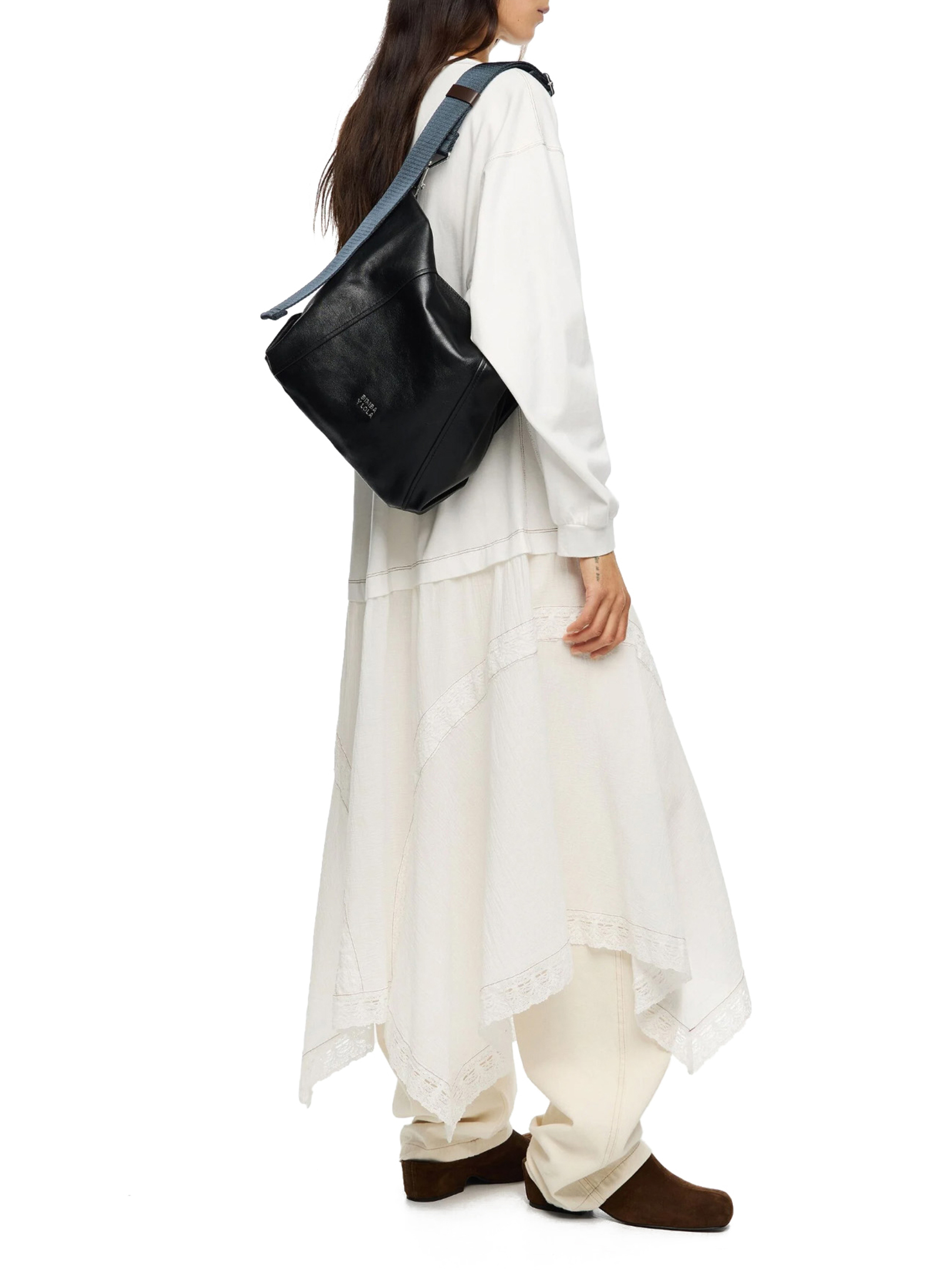 ΓΥΝΑΙΚΕΙΑ ΤΣΑΝΤΑ ΧΕΙΡΟΣ 3