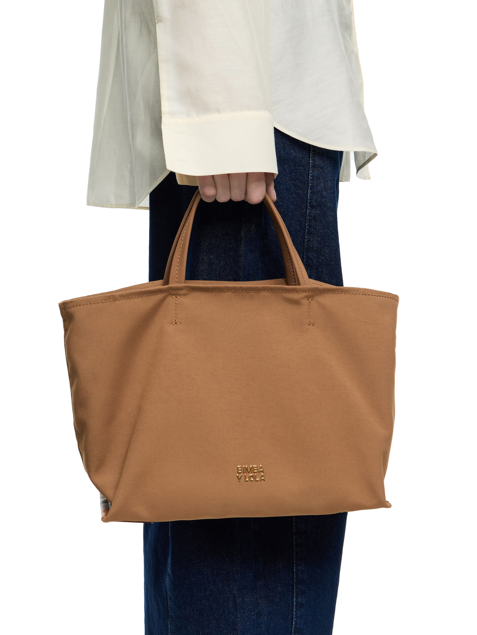 ΓΥΝΑΙΚΕΙΑ ΤΣΑΝΤΑ ΧΕΙΡΟΣ 3