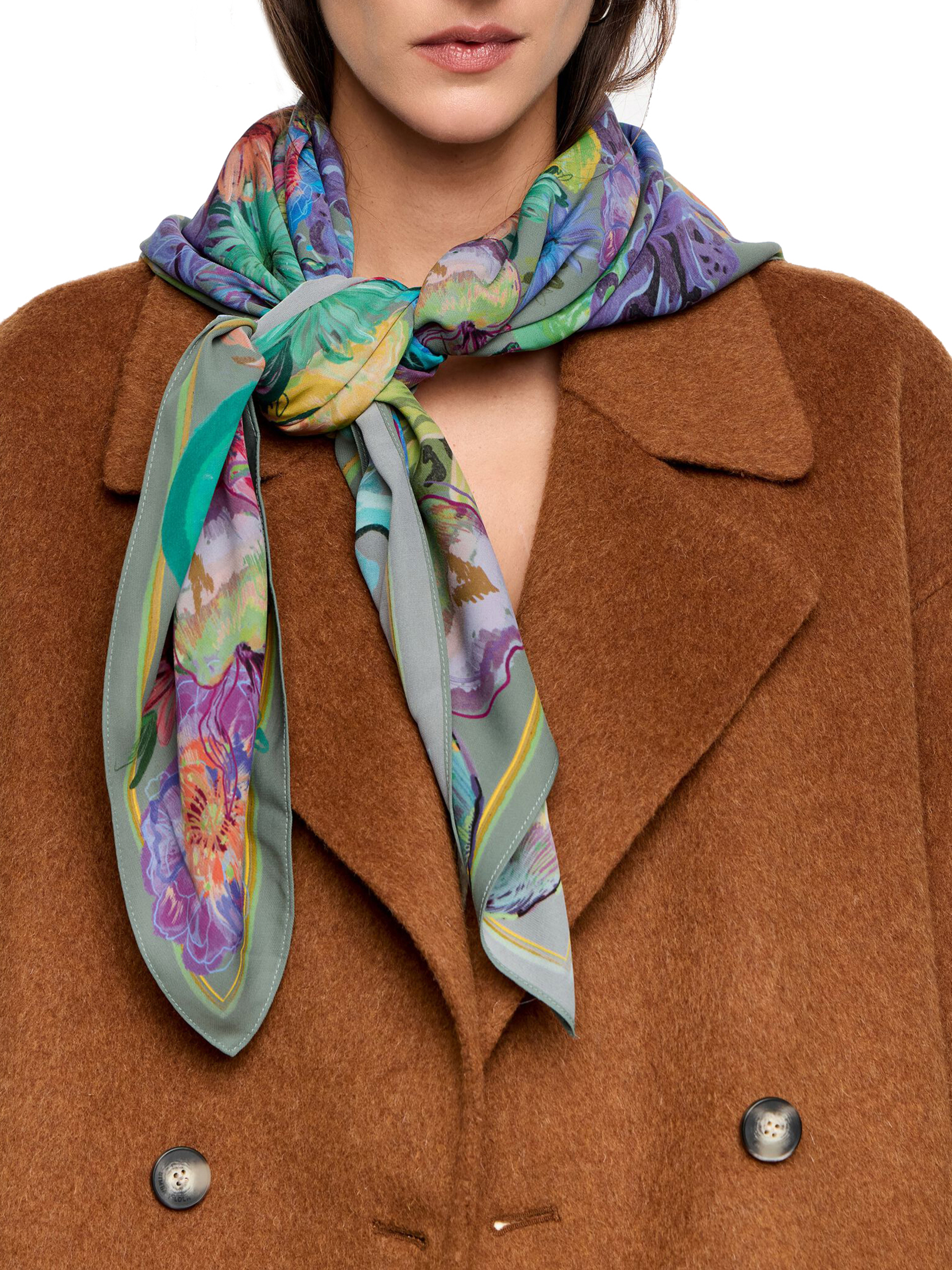 ΓΥΝΑΙΚΕΙΟ ΦΟΥΛΑΡΙ 1