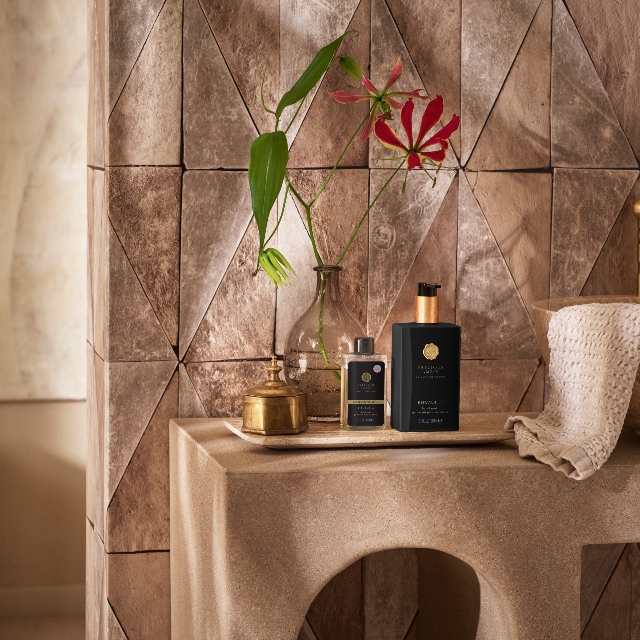 PRECIOUS AMBER HAND WASH CONCENTRATED REFILLl 2