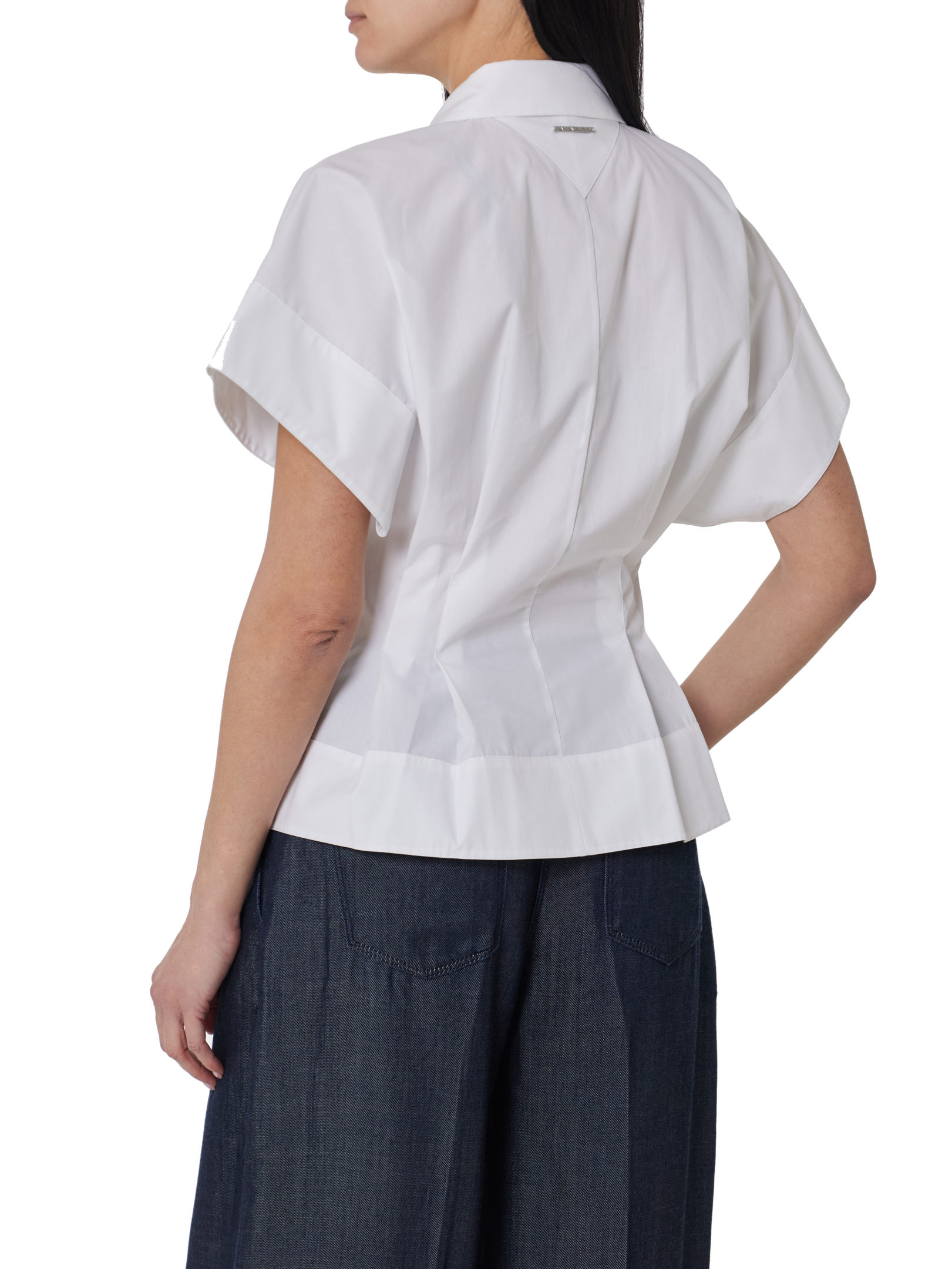 ΓΥΝΑΙΚΕΙΟ ΠΟΥΚΑΜΙΣΟ  2