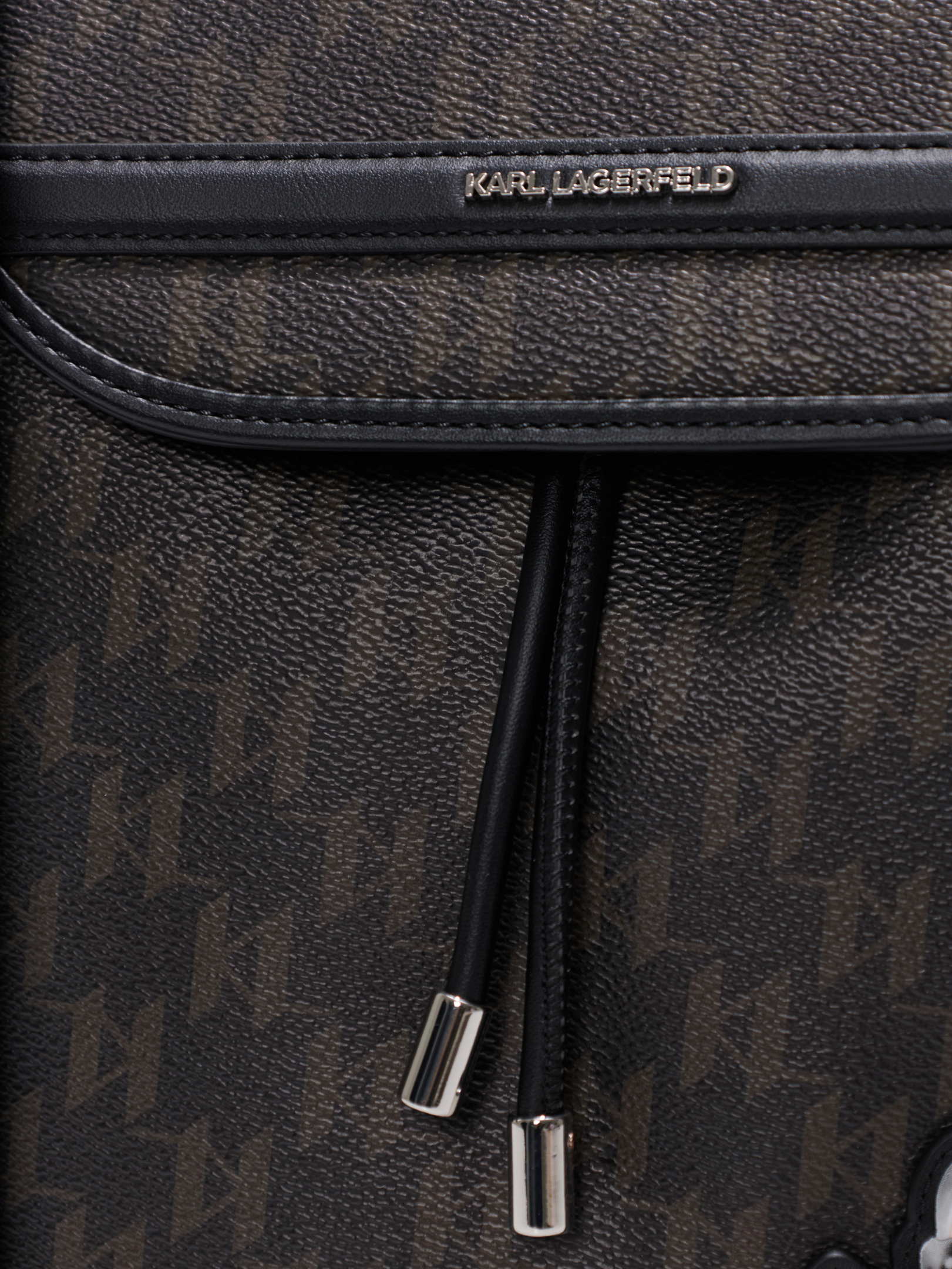 ΓΥΝΑΙΚΕΙΟ ΣΑΚΙΔΙΟ ΠΛΑΤΗΣ 3