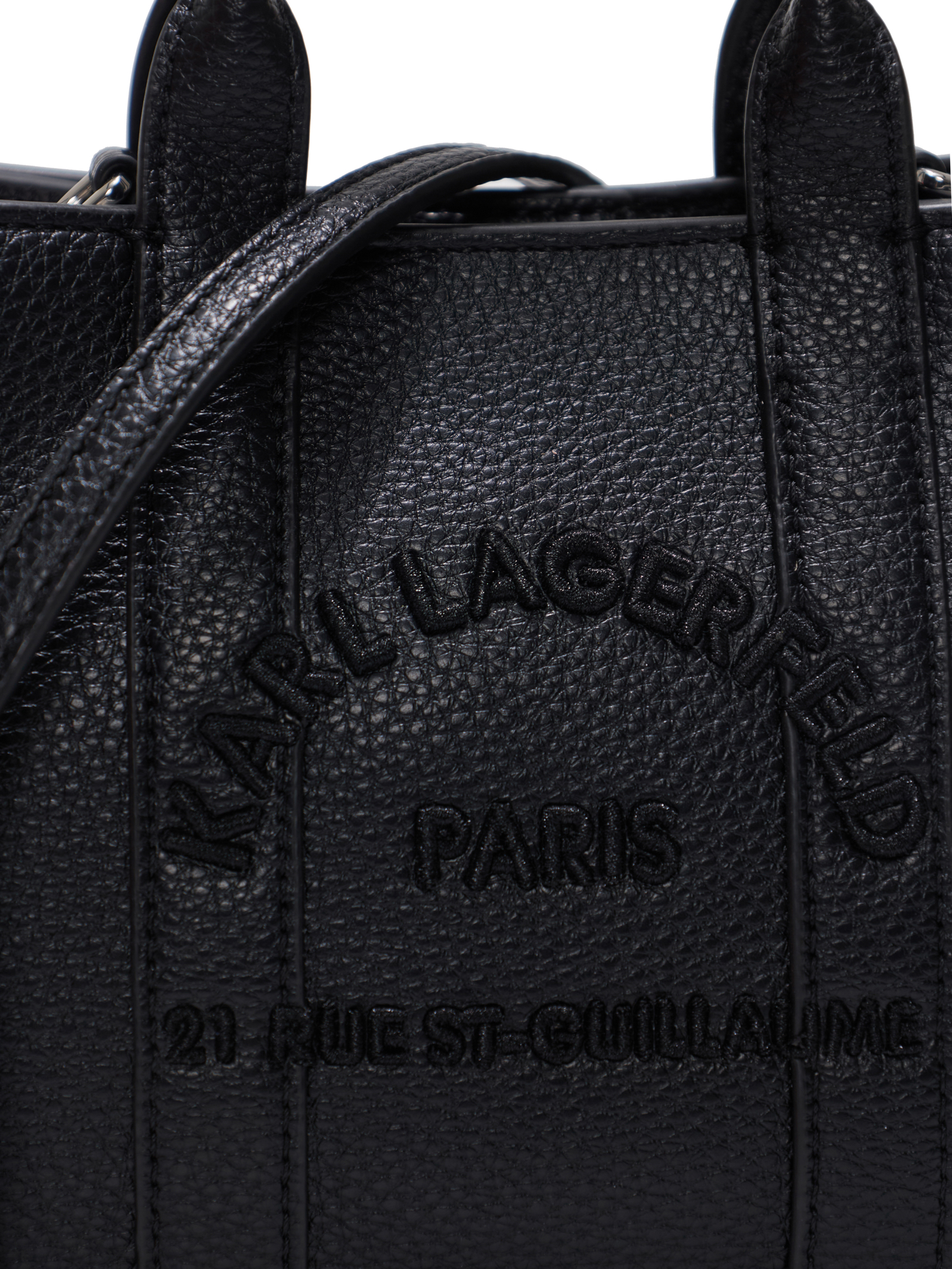 ΓΥΝΑΙΚΕΙΑ ΤΣΑΝΤΑ ΧΕΙΡΟΣ 3