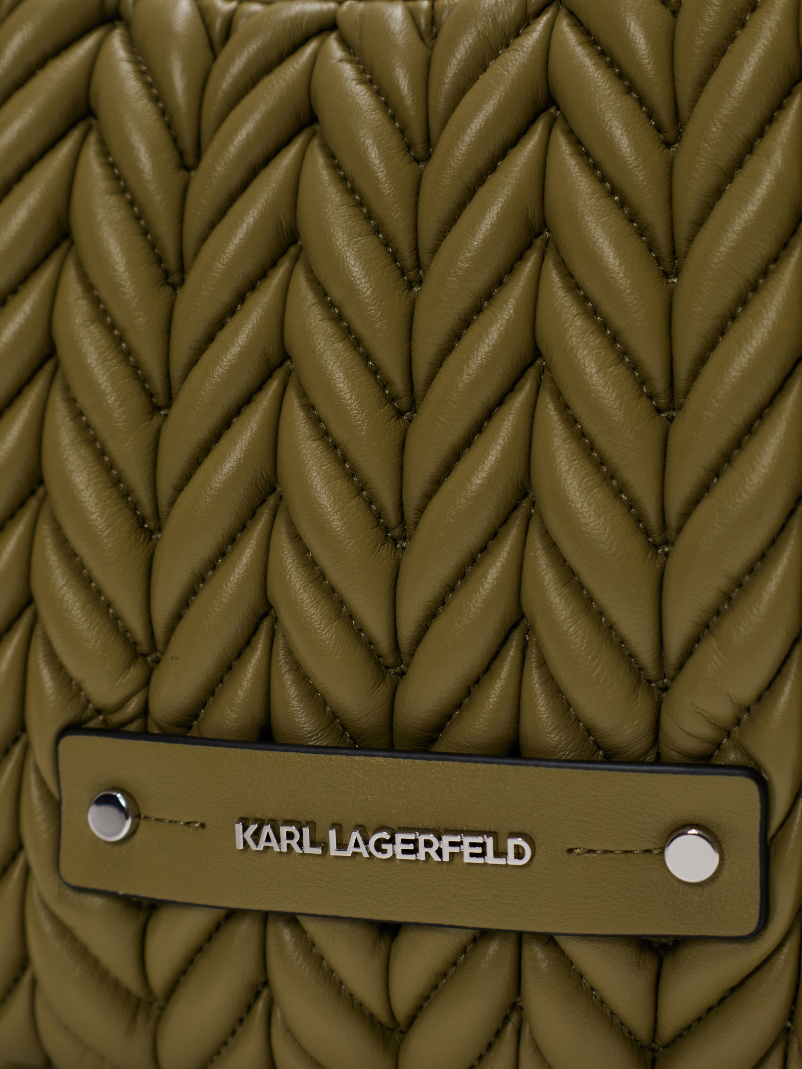 ΓΥΝΑΙΚΕΙΑ ΤΣΑΝΤΑ ΩΜΟΥ 3