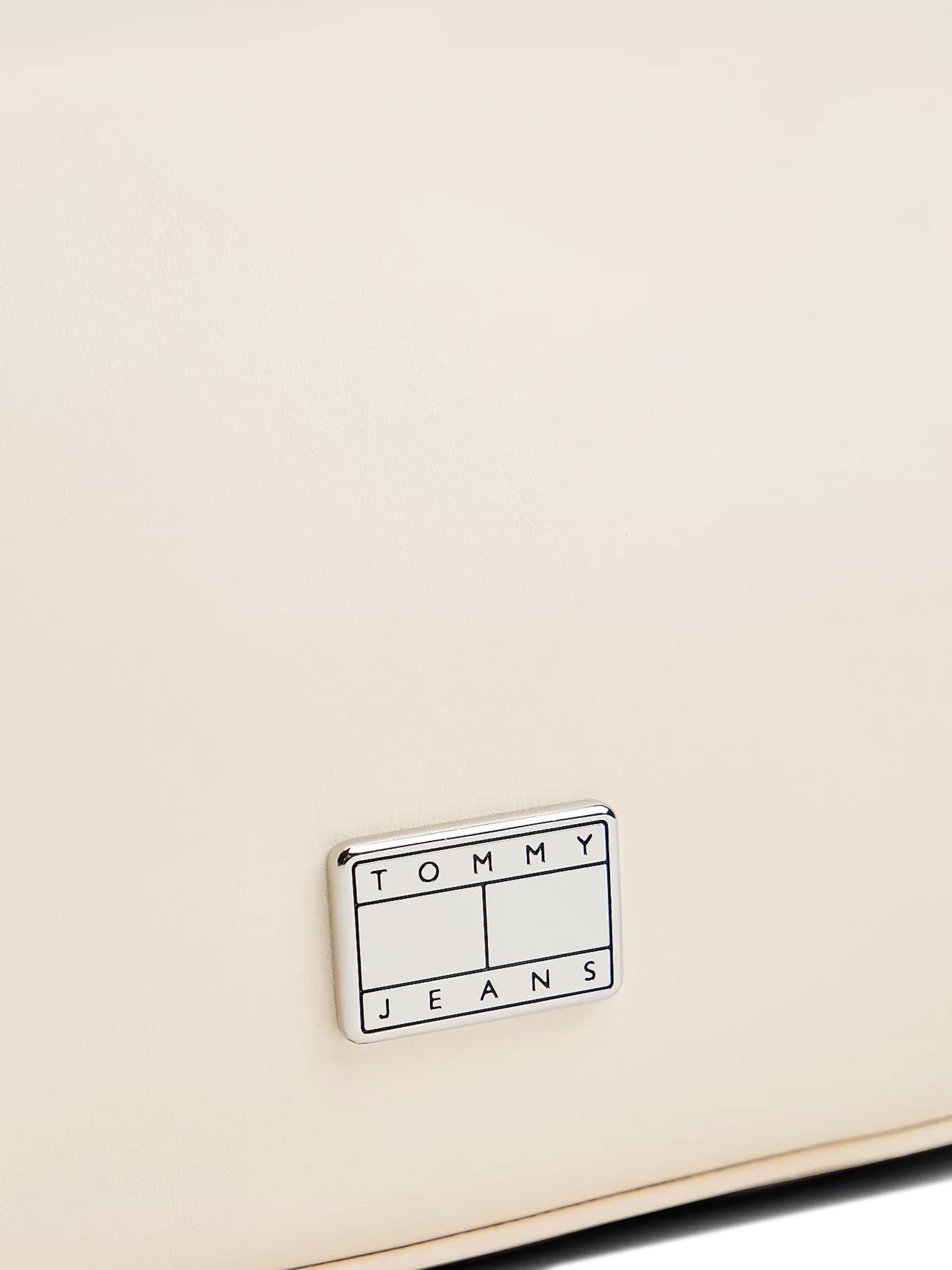 ΓΥΝΑΙΚΕΙΑ ΤΣΑΝΤΑ ΩΜΟΥ 3