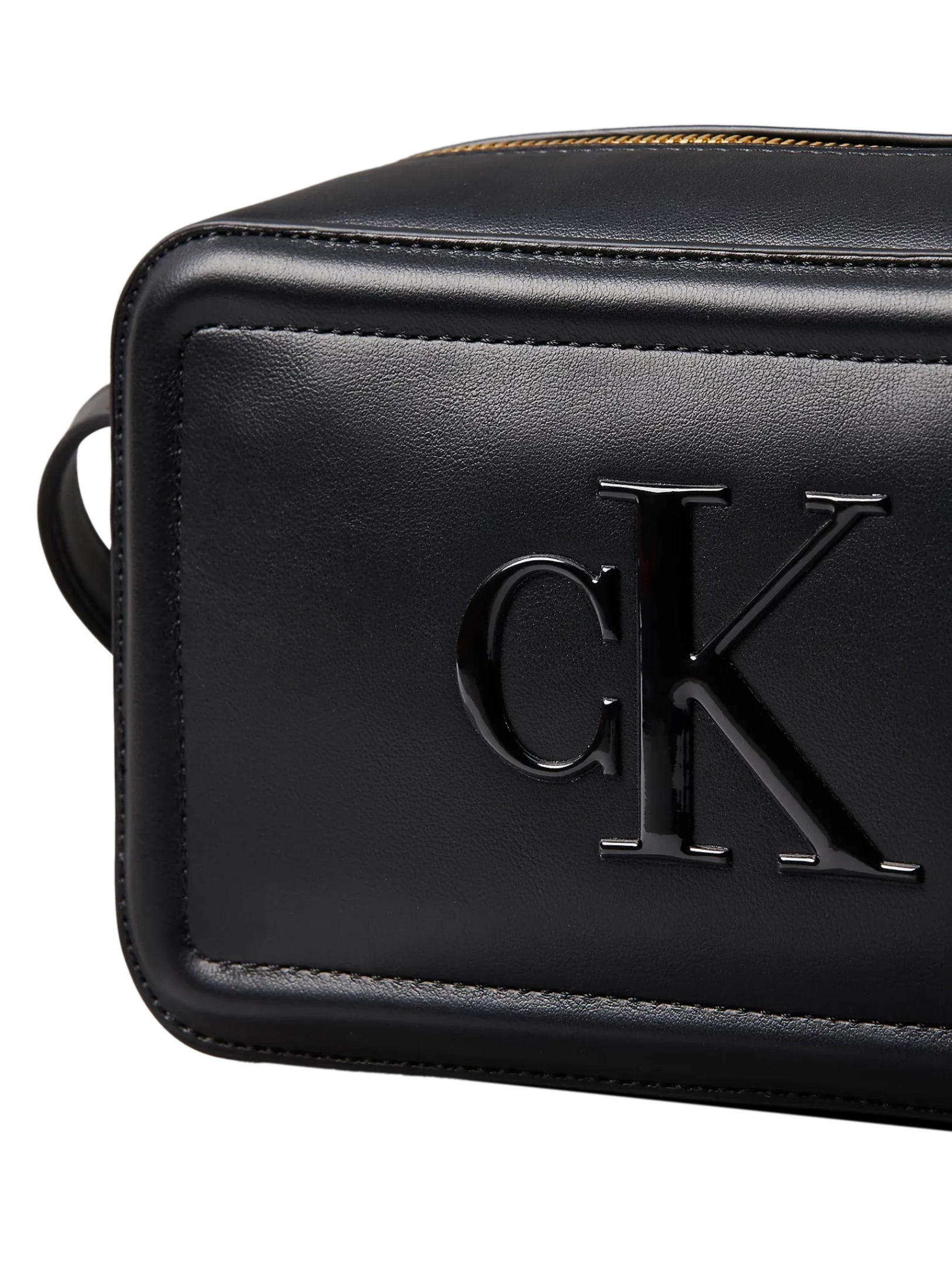 ΓΥΝΑΙΚΕΙΑ ΤΣΑΝΤΑ ΧΙΑΣΤΙ 3