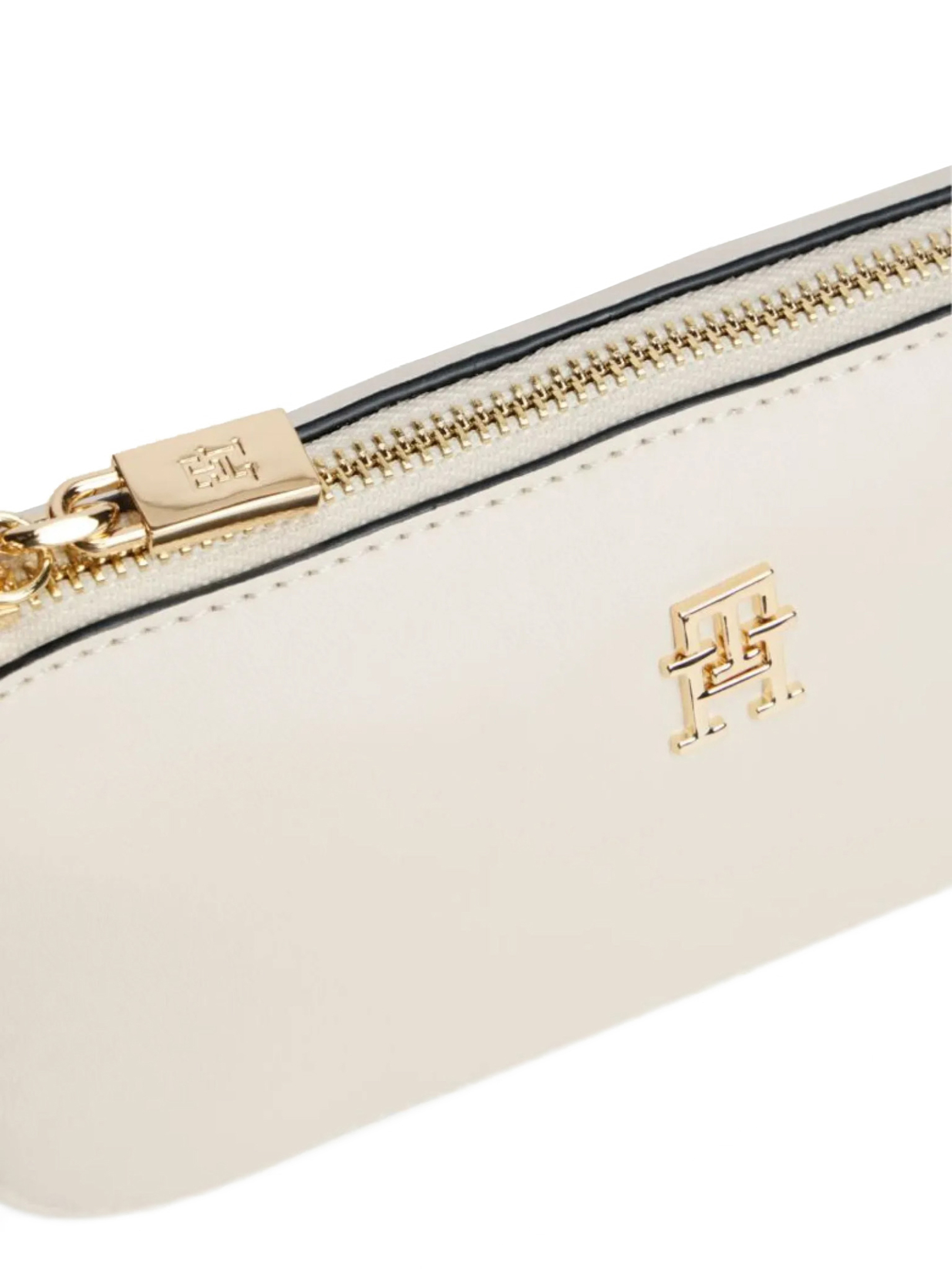 ΓΥΝΑΙΚΕΙΑ ΤΣΑΝΤΑ ΧΙΑΣΤΙ ΜΕ ΑΛΥΣΙΔΑ 2