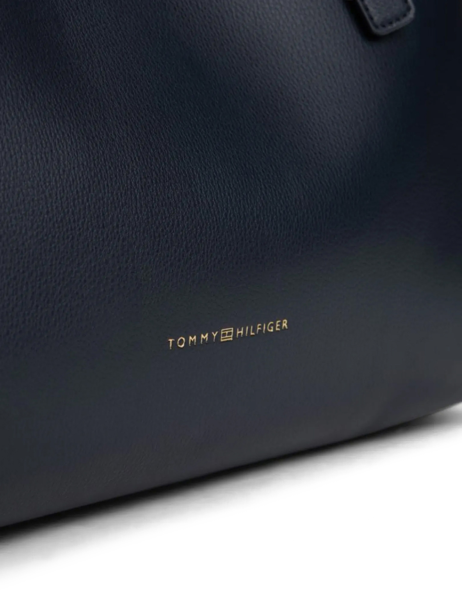 ΓΥΝΑΙΚΕΙΑ ΤΣΑΝΤΑ ΧΕΙΡΟΣ 2