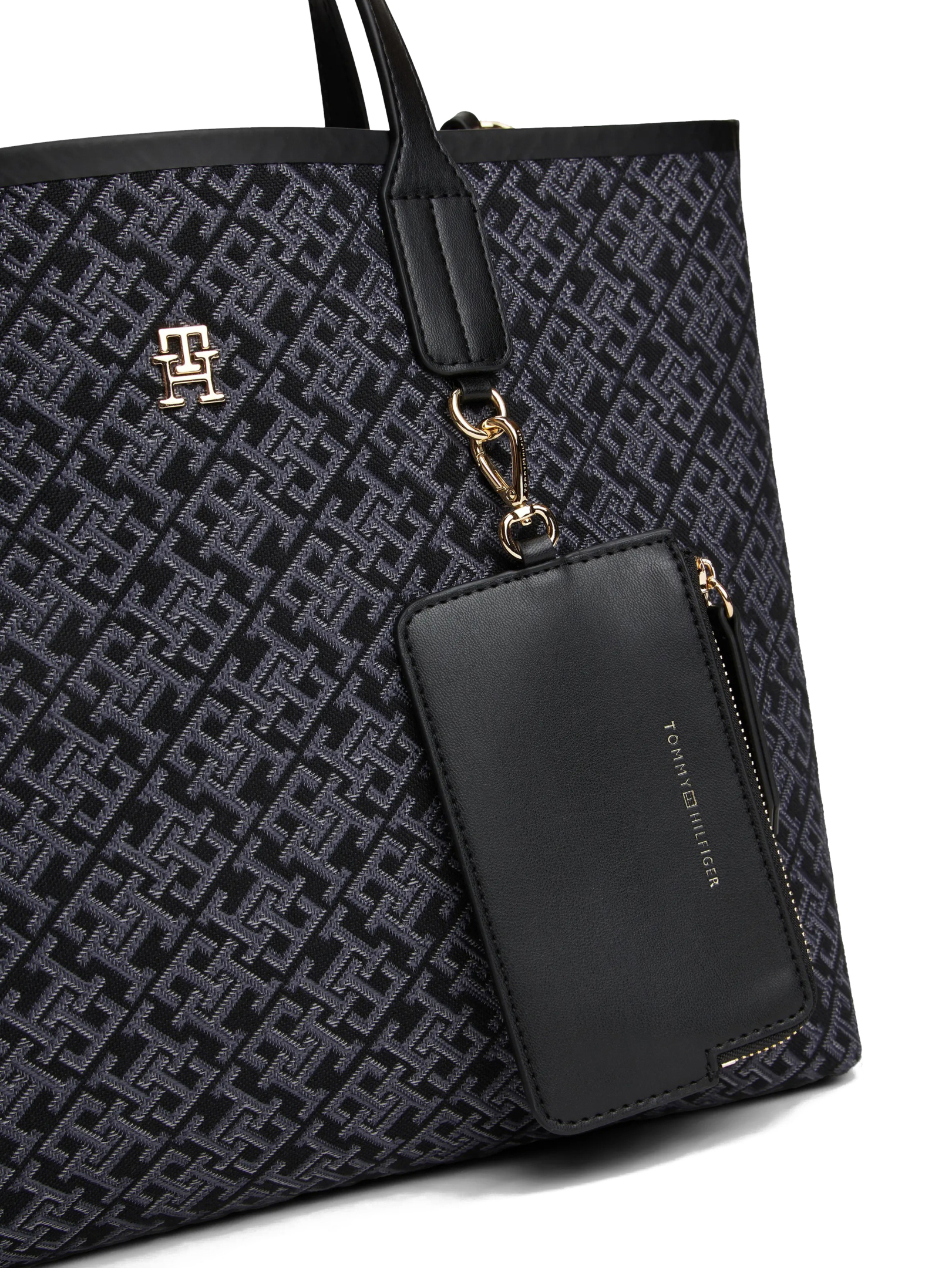 ΓΥΝΑΙΚΕΙΑ ΤΣΑΝΤΑ ΧΕΙΡΟΣ 3