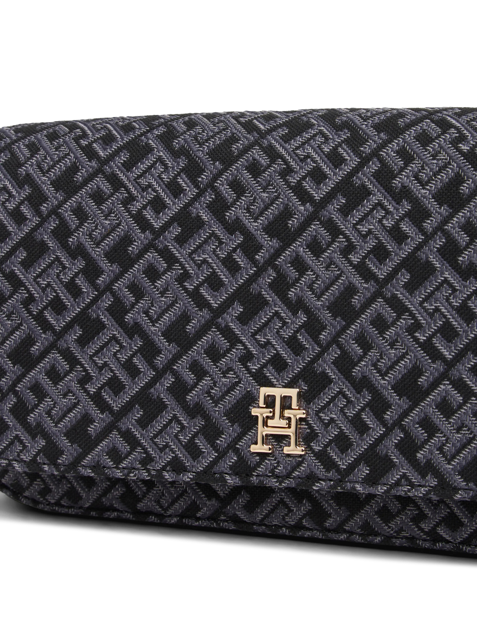 ΓΥΝΑΙΚΕΙΑ ΤΣΑΝΤΑ ΧΙΑΣΤΙ ΑΠΟ ΖΑΚΑΡ 2