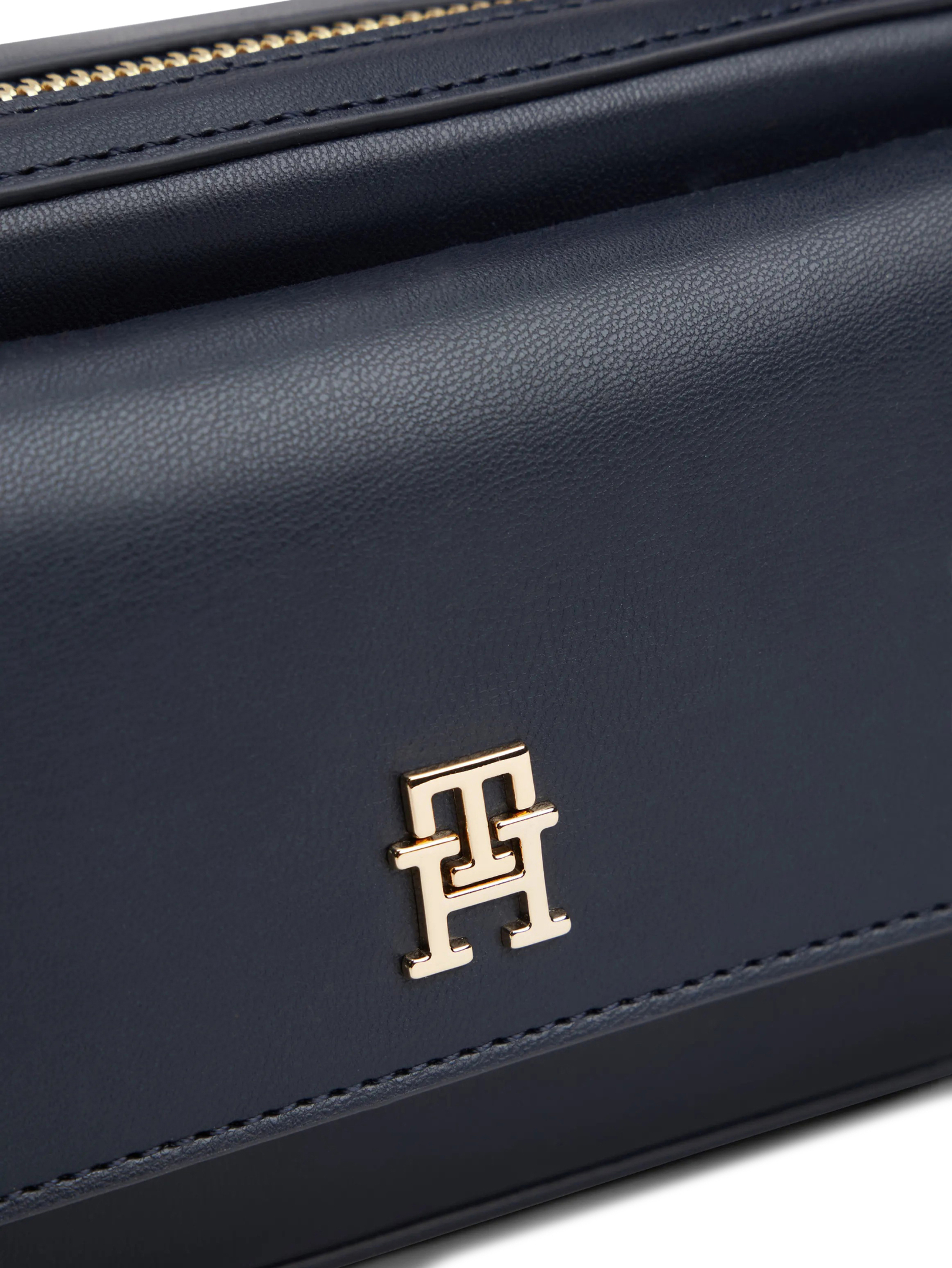 ΓΥΝΑΙΚΕΙΑ ΤΣΑΝΤΑ ΧΙΑΣΤΙ 3