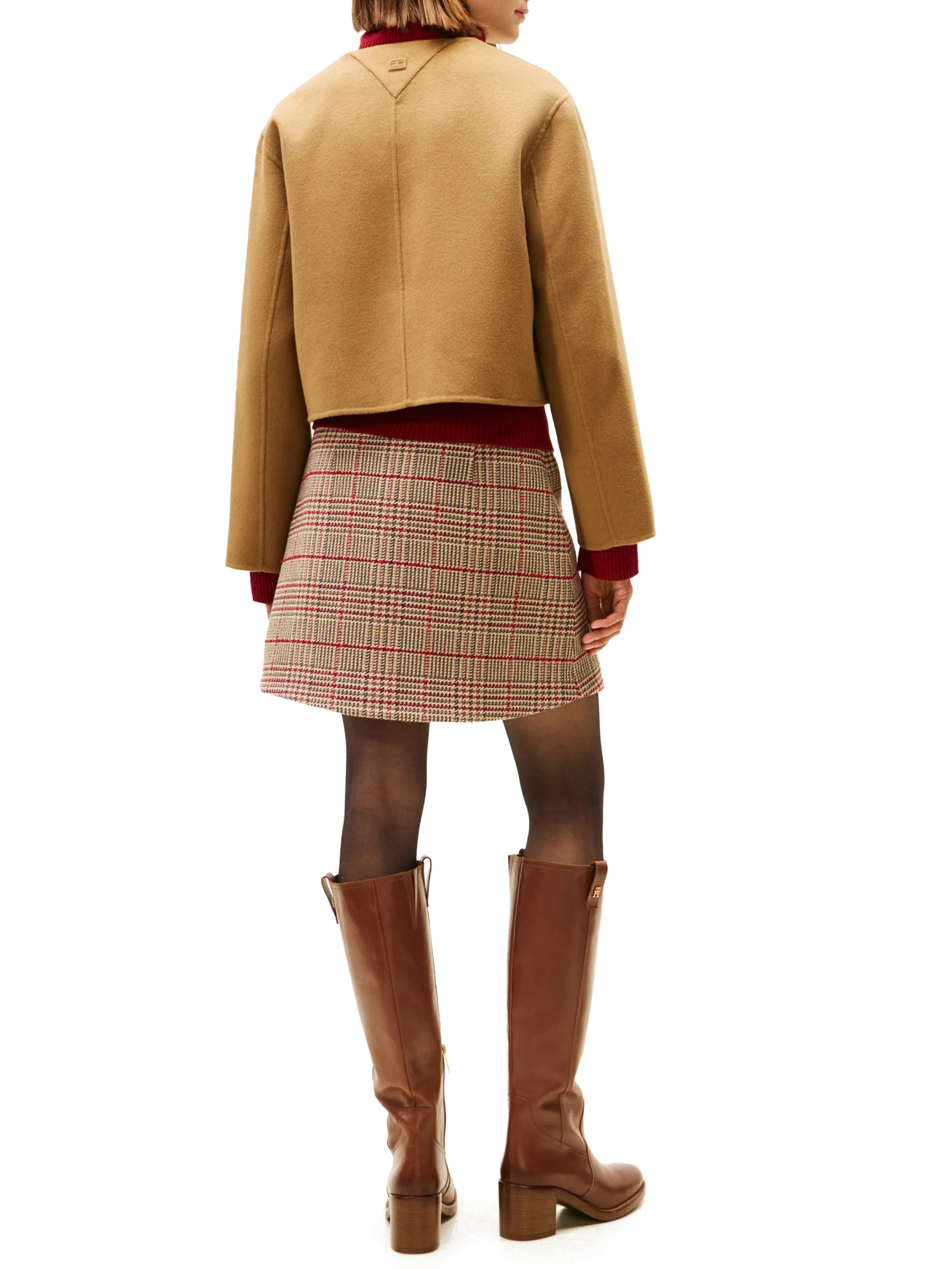 ΓΥΝΑΙΚΕΙΑ ΖΑΚΕΤΑ 2