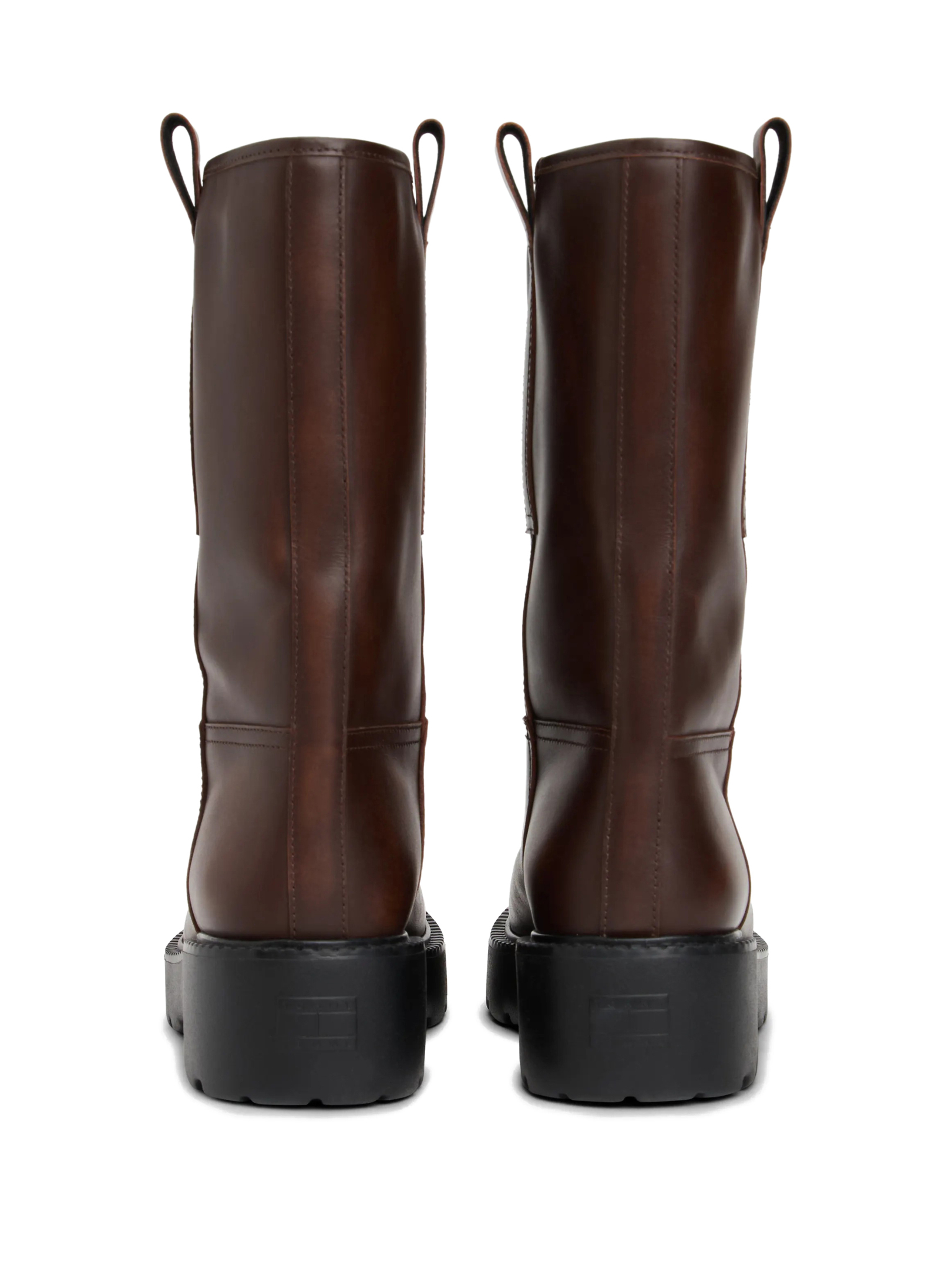 ΓΥΝΑΙΚΕΙΑ ΔΕΡΜΑΤΙΝΑ ΜΠΟΤΑΚΙΑ 2