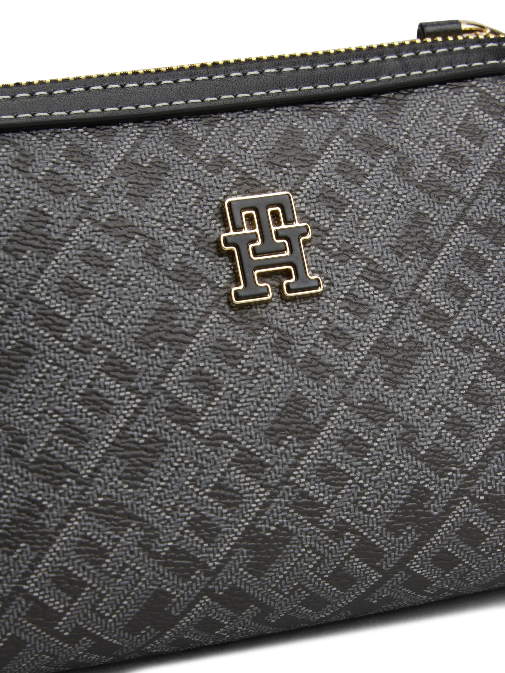 ΓΥΝΑΙΚΕΙΑ ΤΣΑΝΤΑ ΧΙΑΣΤΙ 3