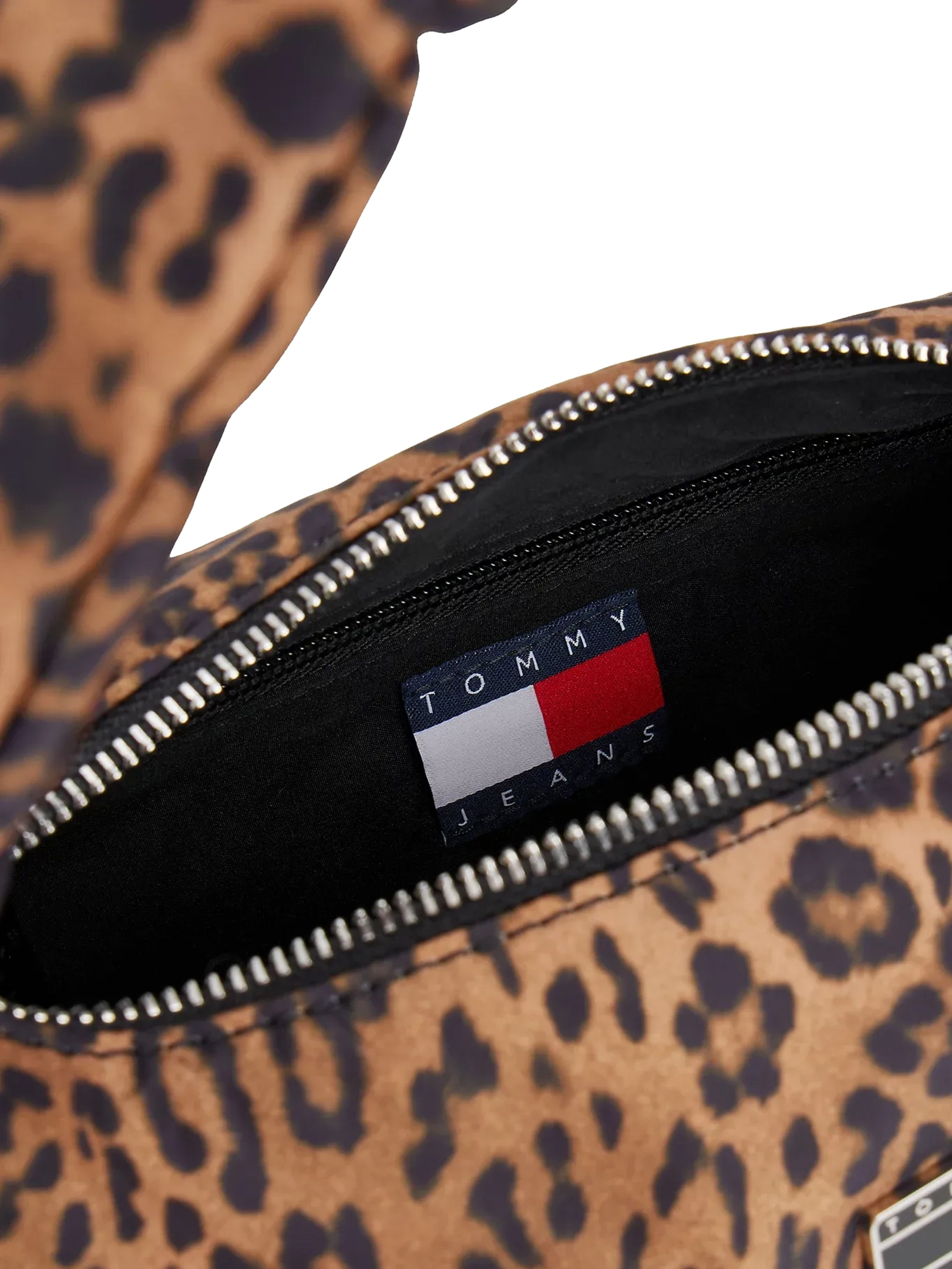 ΓΥΝΑΙΚΕΙΑ ΤΣΑΝΤΑ ΩΜΟΥ 2