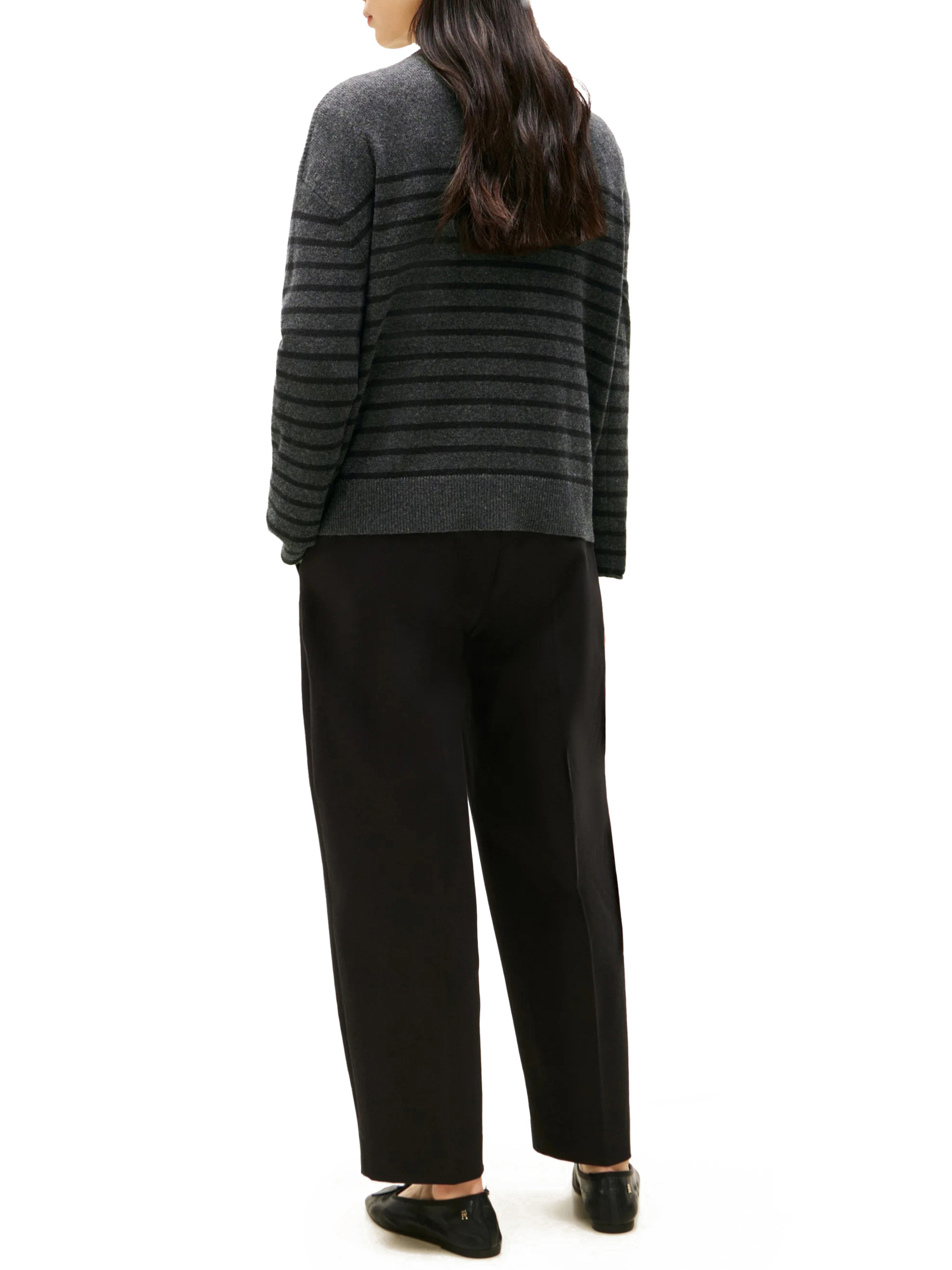 ΓΥΝΑΙΚΕΙΟ ΜΑΛΛΙΝΟ ΠΟΥΛΟΒΕΡ 2