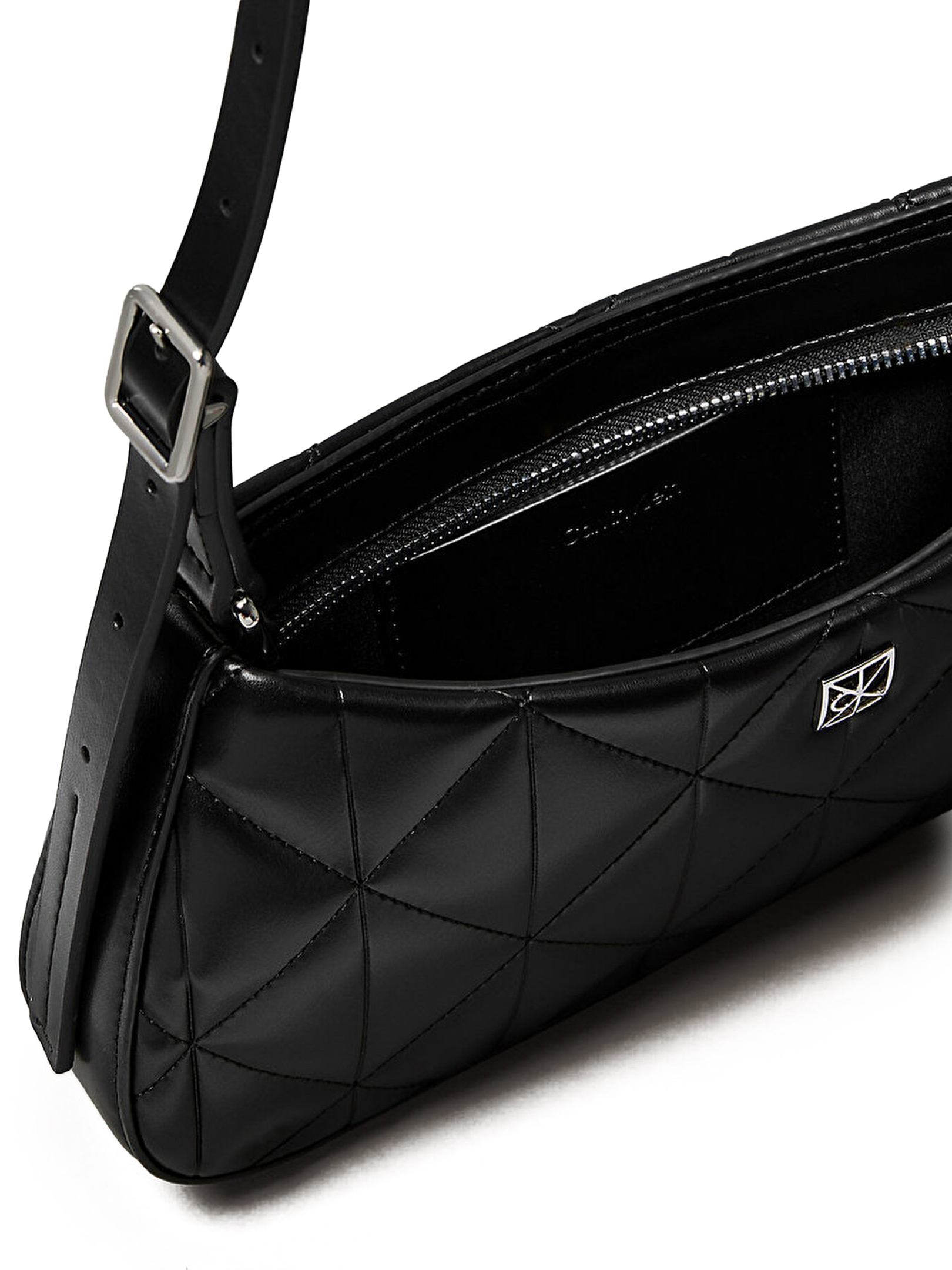 ΓΥΝΑΙΚΕΙΑ ΤΣΑΝΤΑ ΩΜΟΥ 2