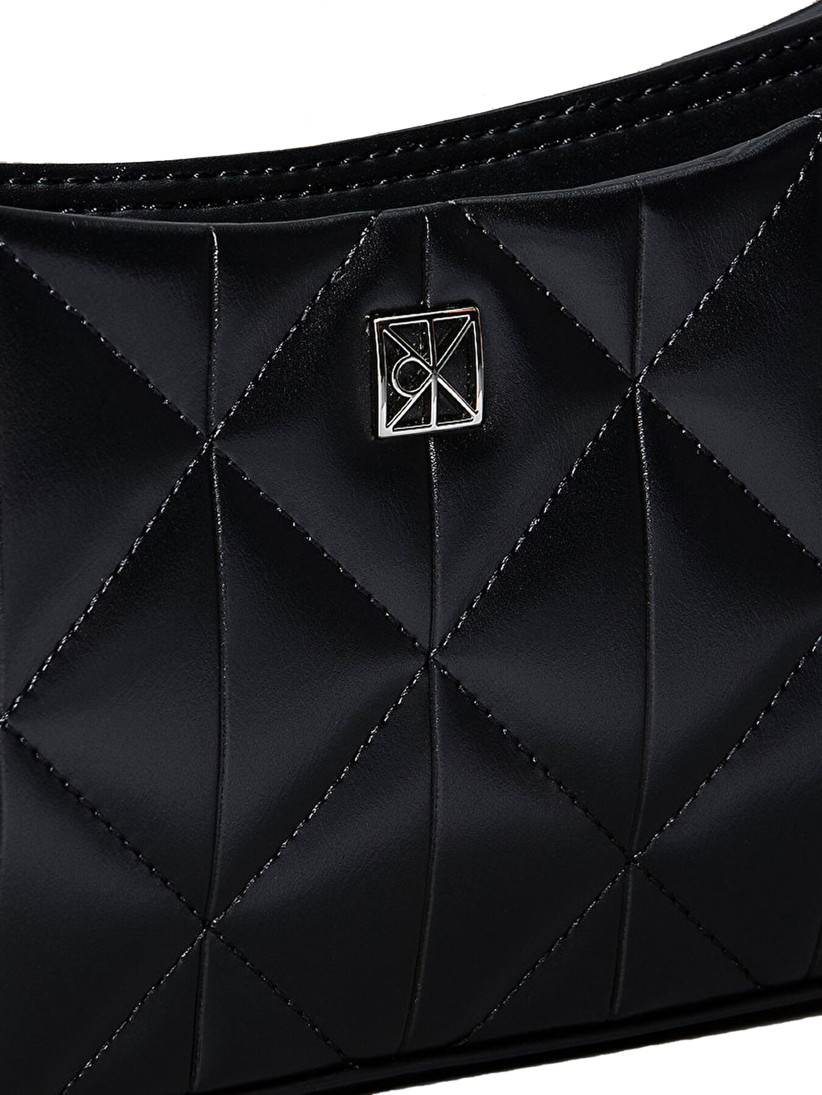 ΓΥΝΑΙΚΕΙΑ ΤΣΑΝΤΑ ΩΜΟΥ 3