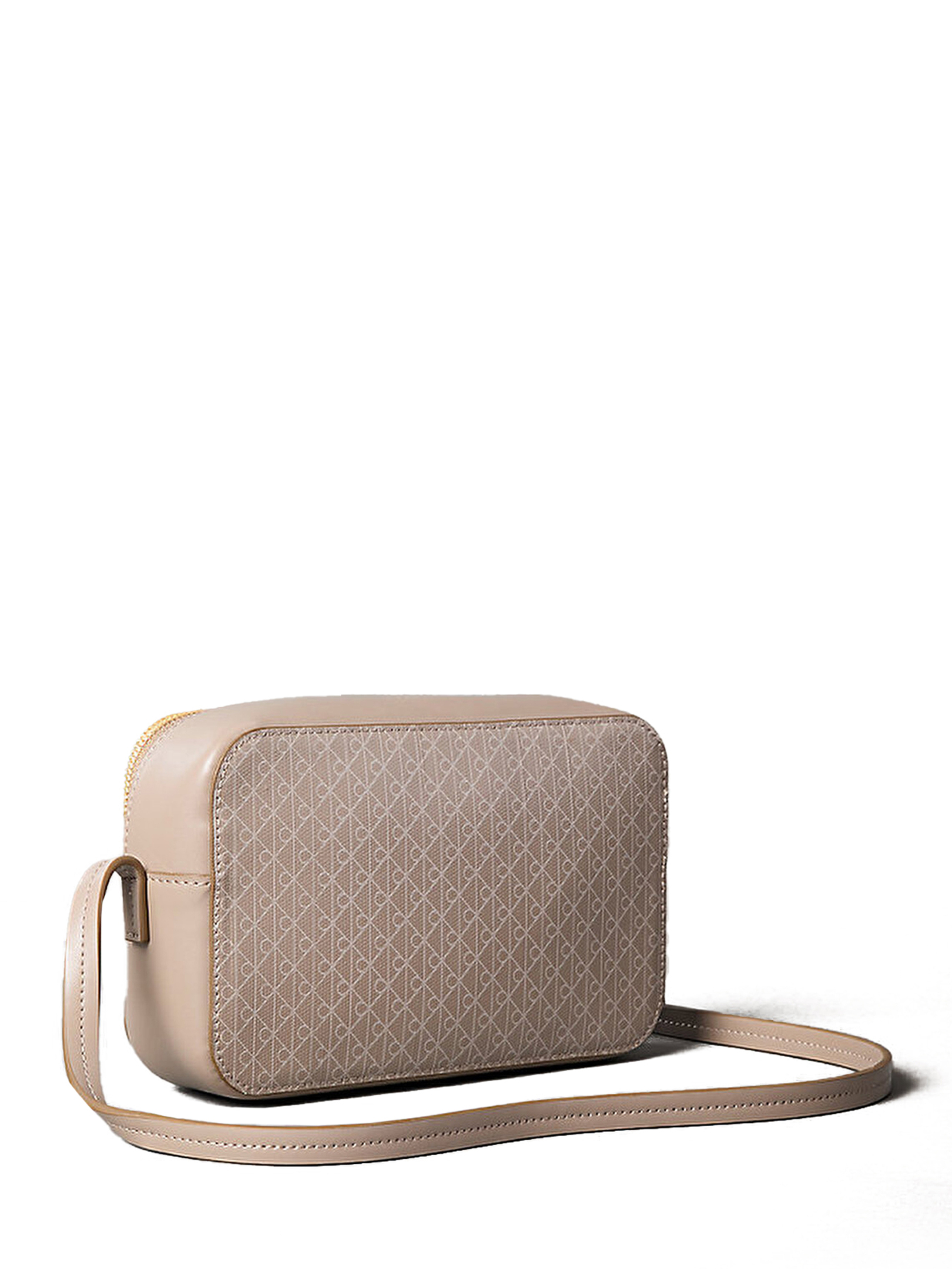 ΓΥΝΑΙΚΕΙΑ ΤΣΑΝΤΑ ΧΙΑΣΤΙ 1