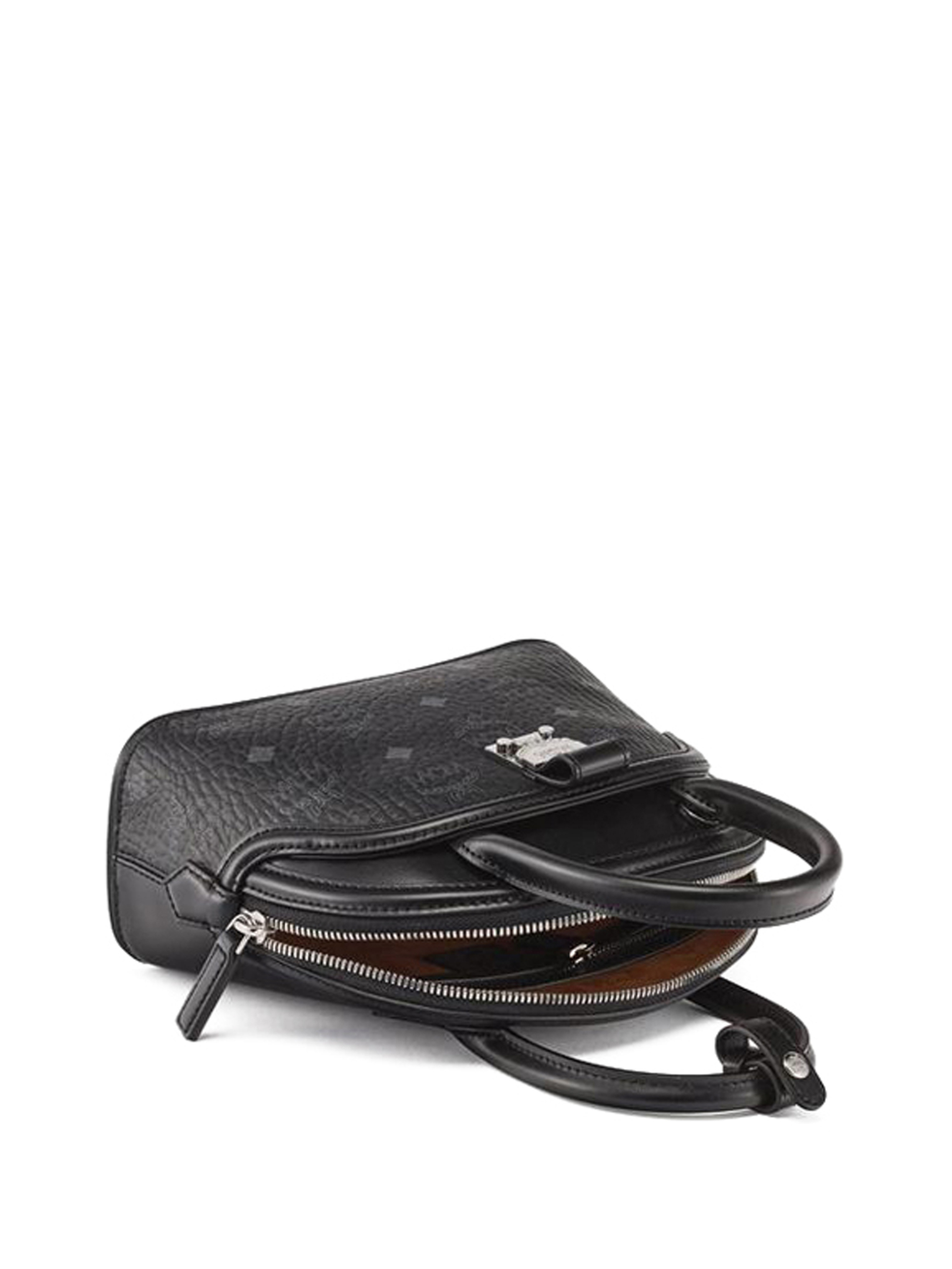 ΓΥΝΑΙΚΕΙΑ ΤΣΑΝΤΑ ΧΕΙΡΟΣ  2