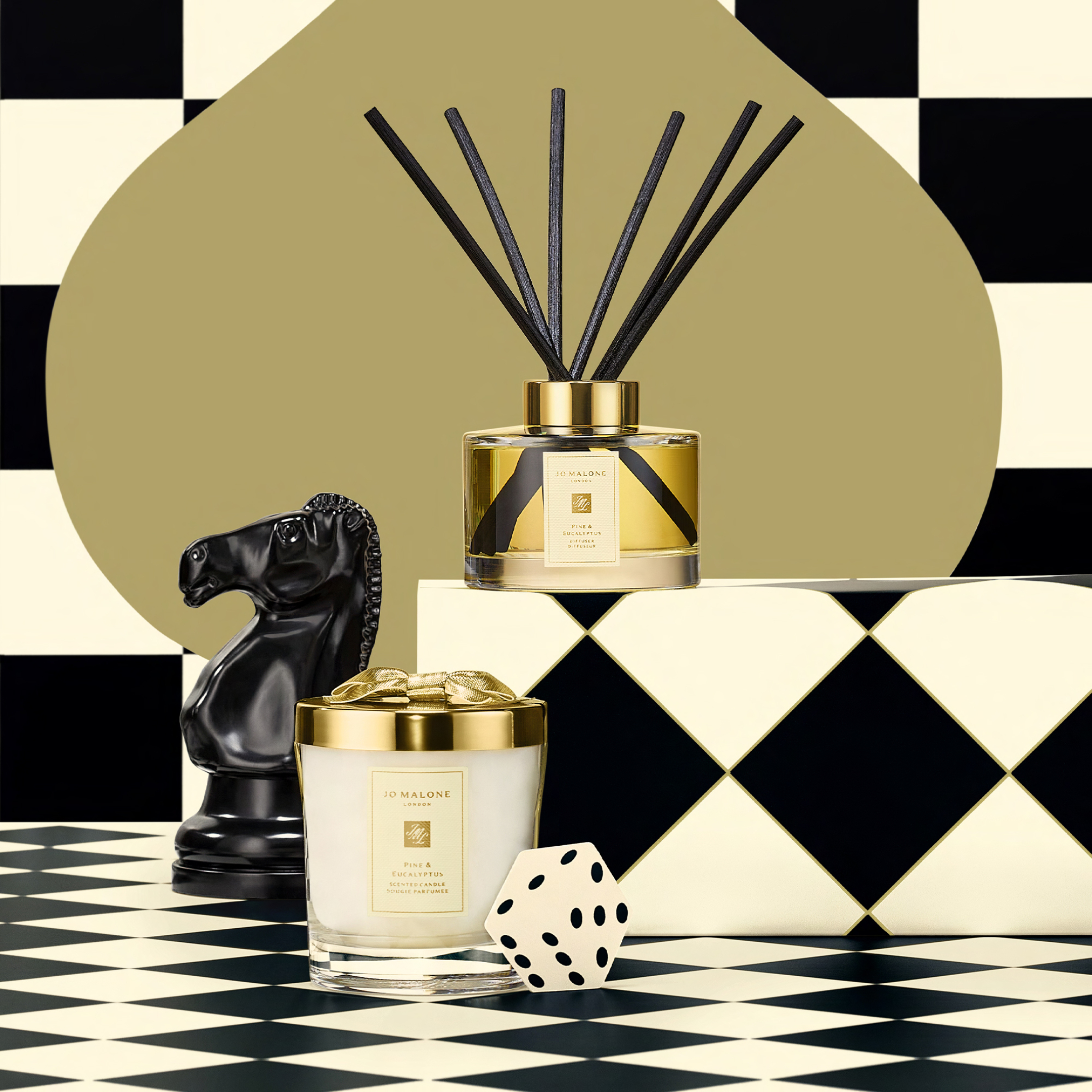 PINE & EUCALYPTUS CLASSIC CANDLE 2