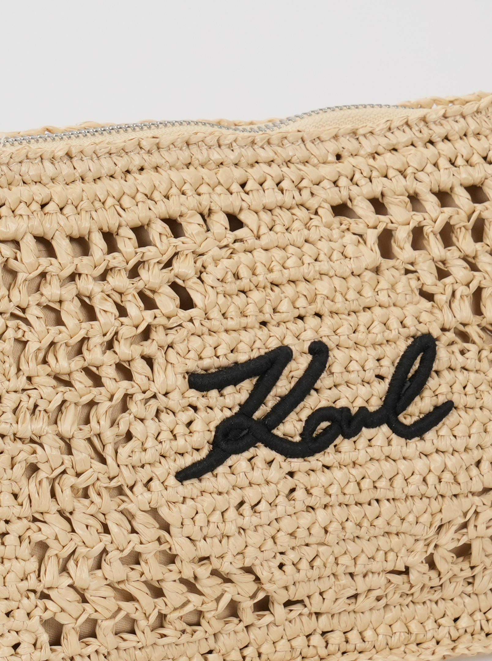 ΓΥΝΑΙΚΕΙΟ ΝΕΣΕΣΕΡ 3