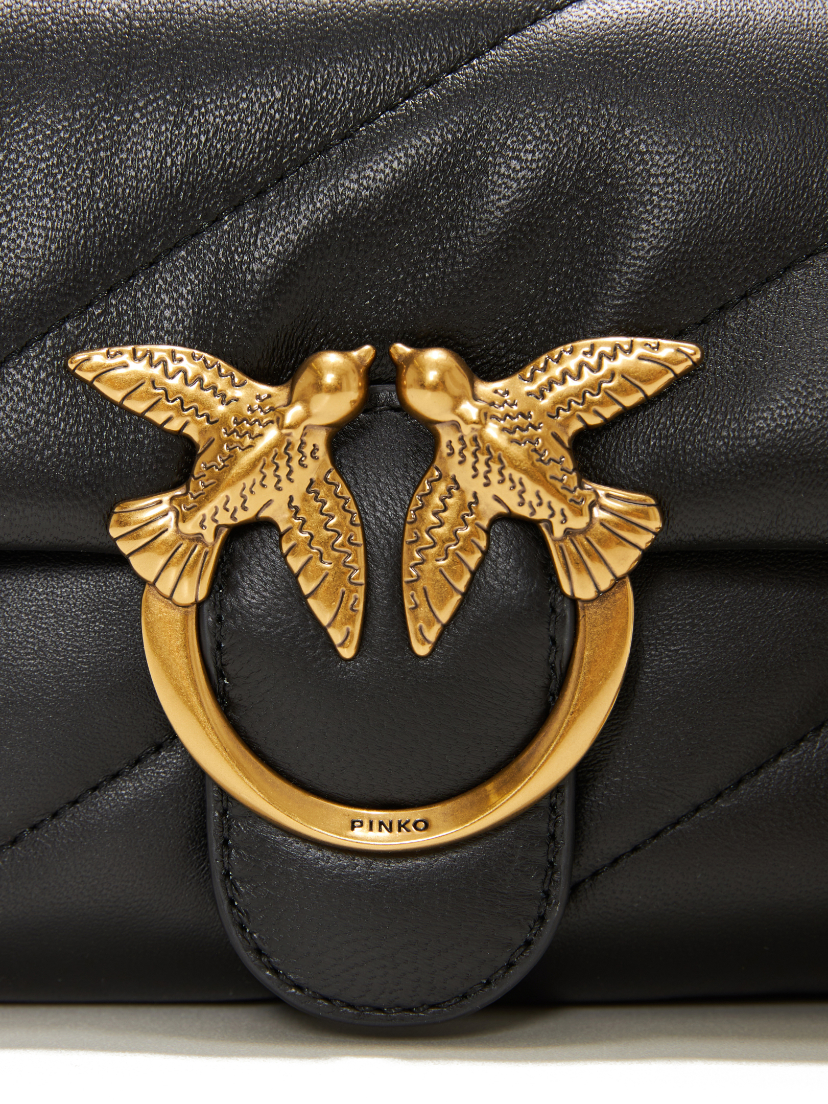 ΓΥΝΑΙΚΕΙΑ ΔΕΡΜΑΤΙΝΗ ΣΤΡΑΥΡΩΤΗ ΤΣΑΝΤΑ LOVE MINI PUFF 3