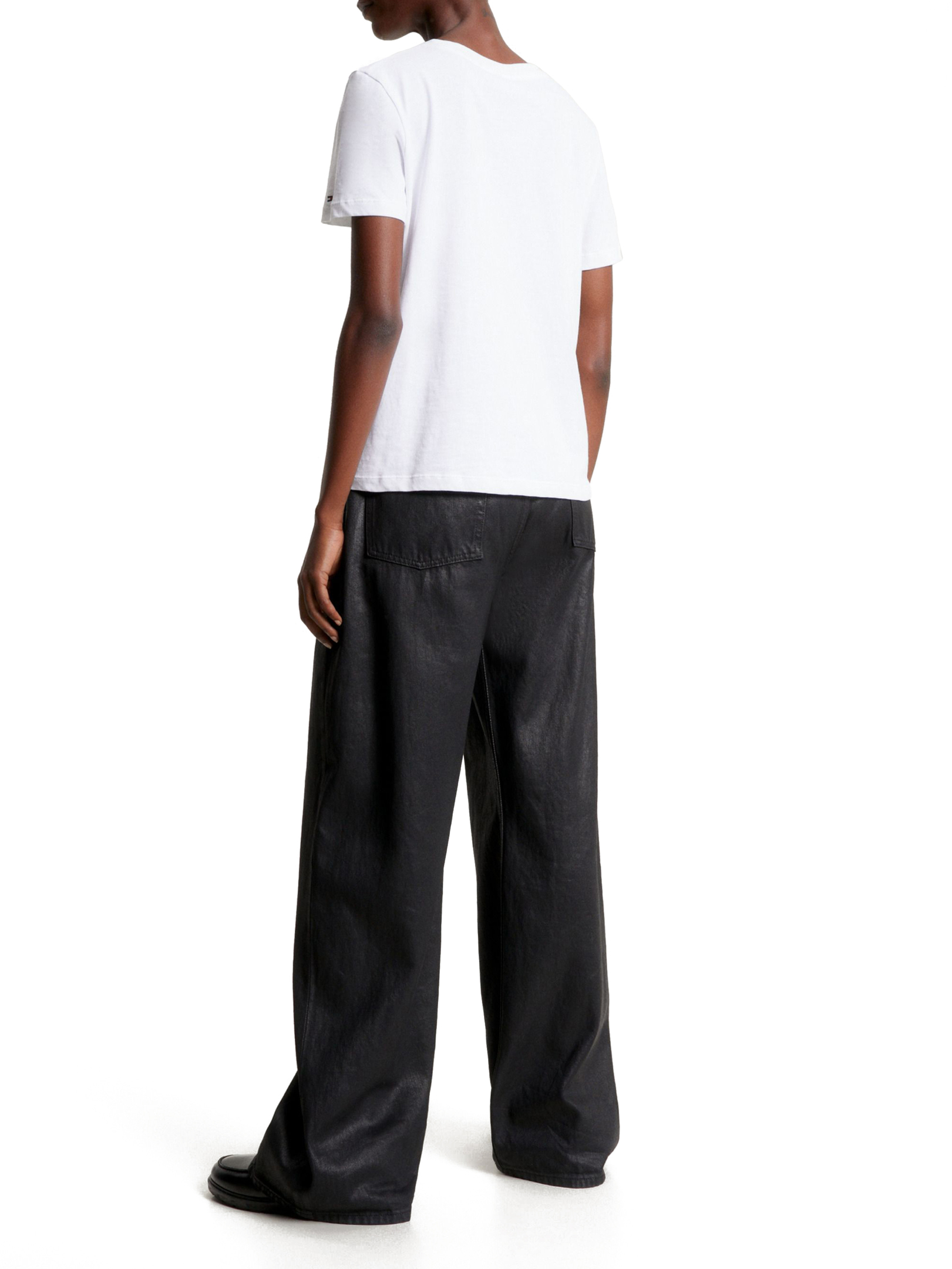 ΓΥΝΑΙΚΕΙΟ T-SHIRT ΜΕ ΛΟΓΟΤΥΠΟ 2