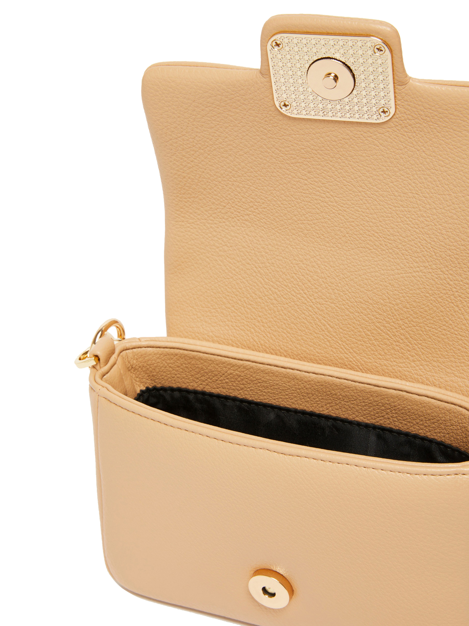 ΓΥΝΑΚΕΙΑ ΤΣΑΝΤΑ ΧΕΙΡΟΣ 3