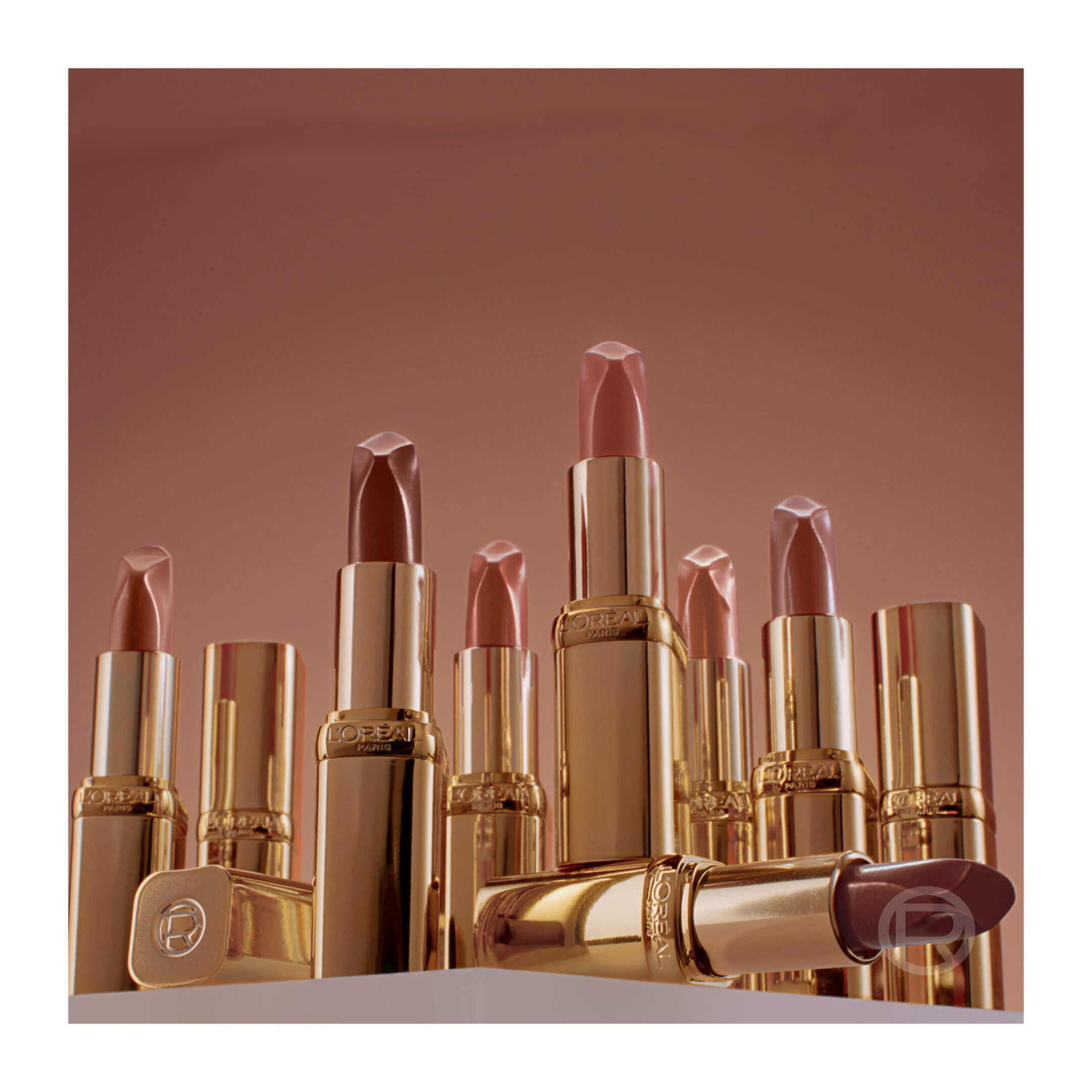 COLOR RICHE SATIN LIPSTICK 1