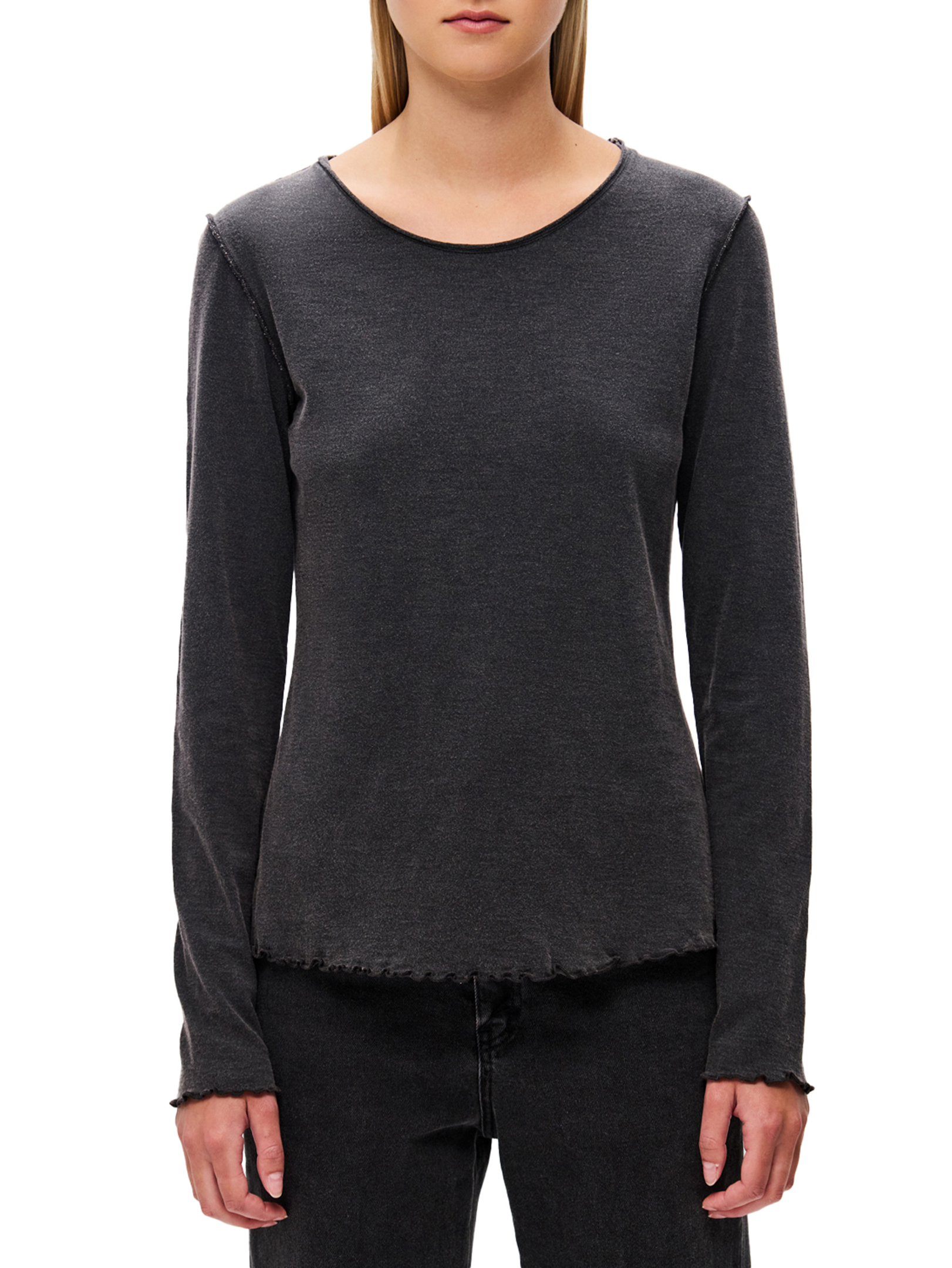 ΓΥΝΑΙΚΕΙΑ ΜΠΛΟΥΖΑ ΜΕ ΛΕΠΤΟΜΕΡΕΙΕΣ 1