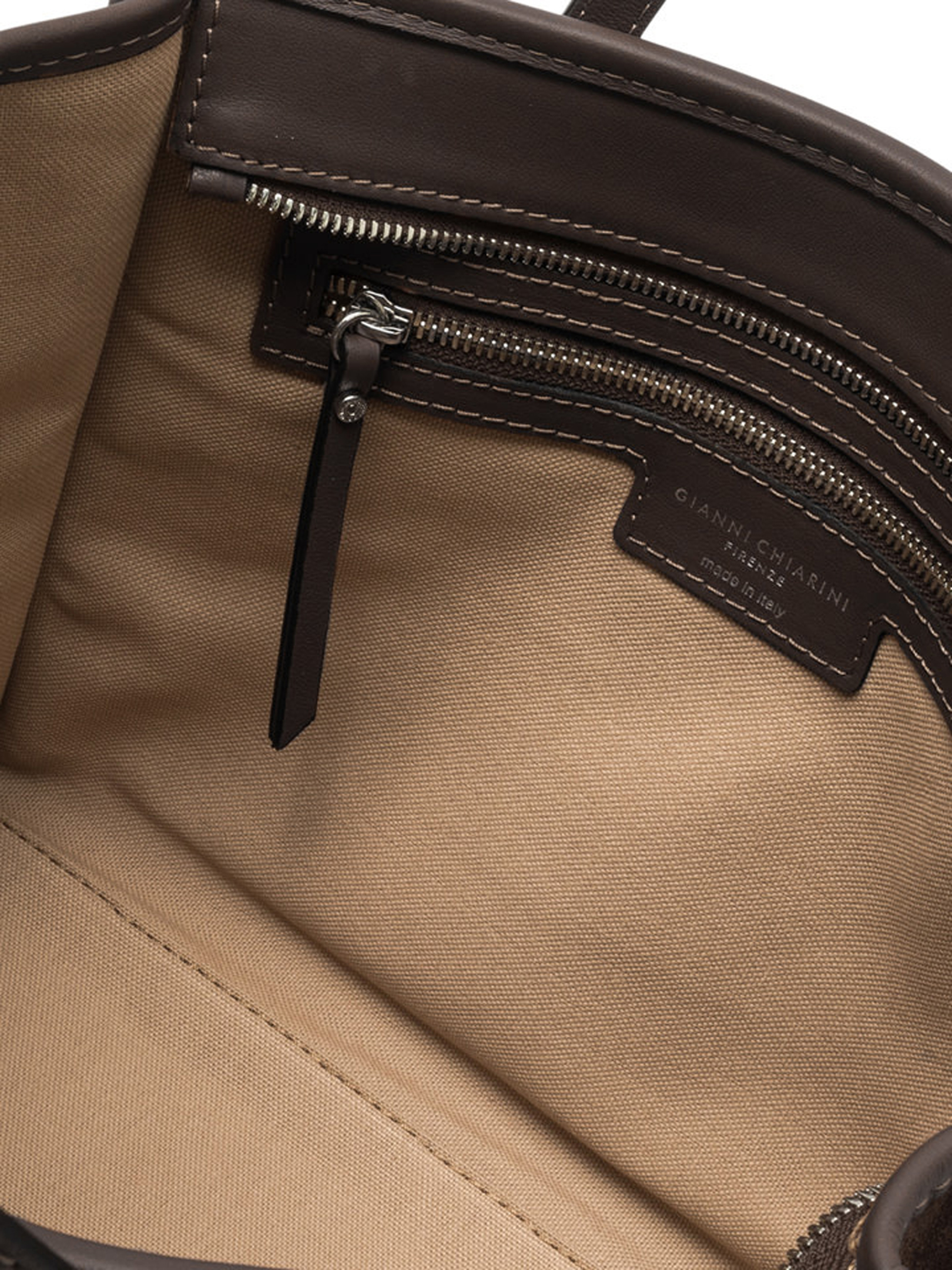 ΓΥΝΑΙΚΕΙΑ ΤΣΑΝΤΑ ΧΕΙΡΟΣ 2